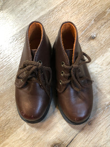 Kingspier Vintage - Fila brown leather boots.

 Size 8.5 Toddler

Shoes are in excellent condition.