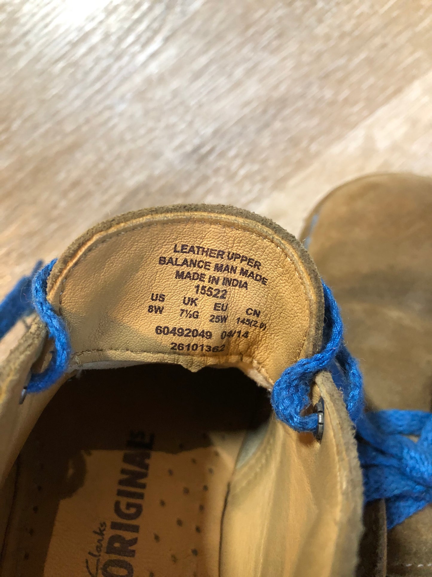 Kingspier Vintage - Clarks Originals tan suede two eyelet desert boots with crepe sole.
Size 8 Toddlers
Shoes are in excellent condition.