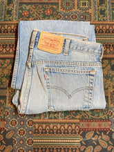 Load image into Gallery viewer, Levi’s 505 Vintage Red Tab Denim Jeans - 34”x31”, Made in Canada - Kingspier Vintage
