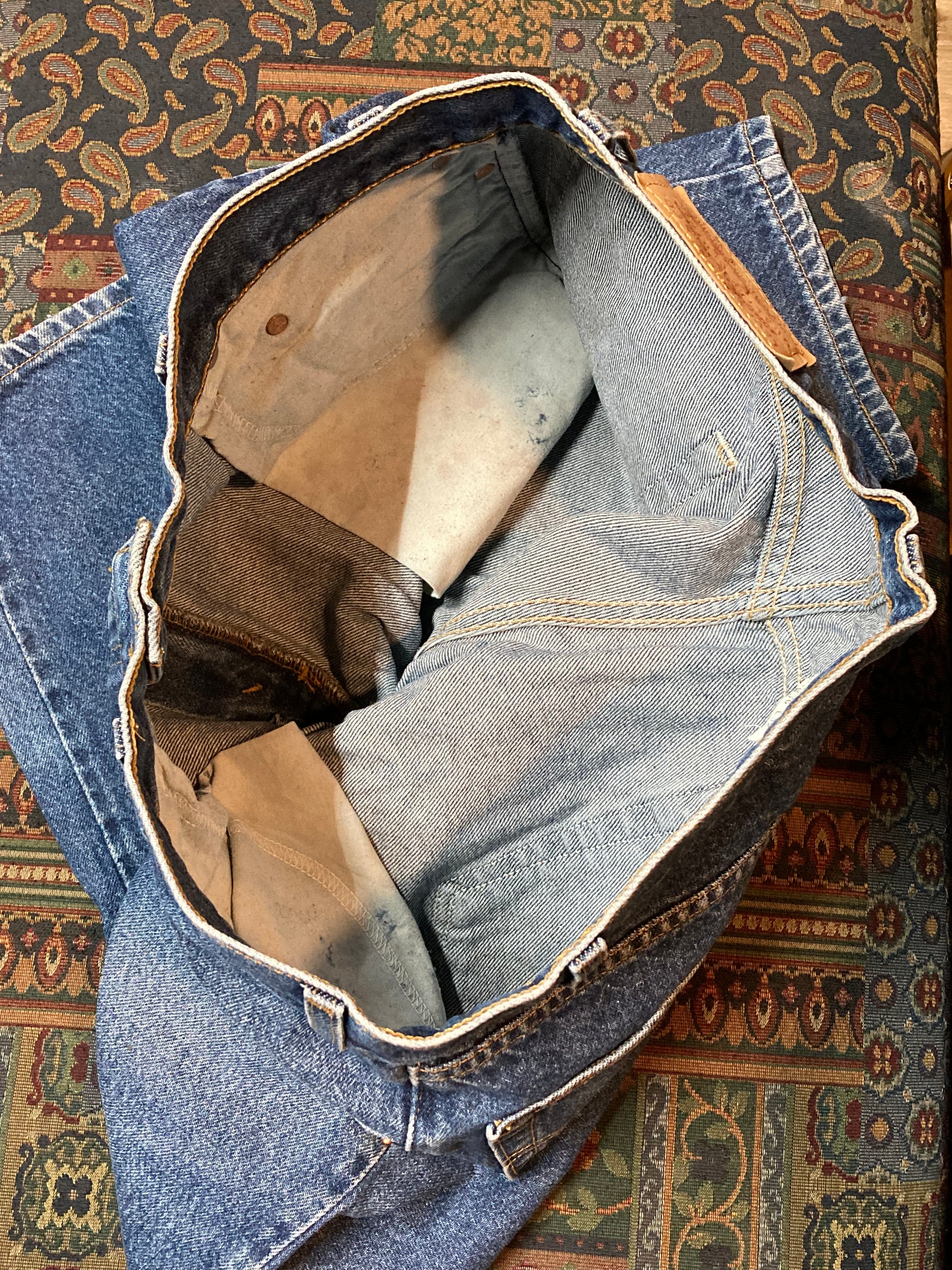Levi’s 550 Vintage Red Tab Denim Jeans - 34”x31”, Made in El Salvador - Kingspier Vintage