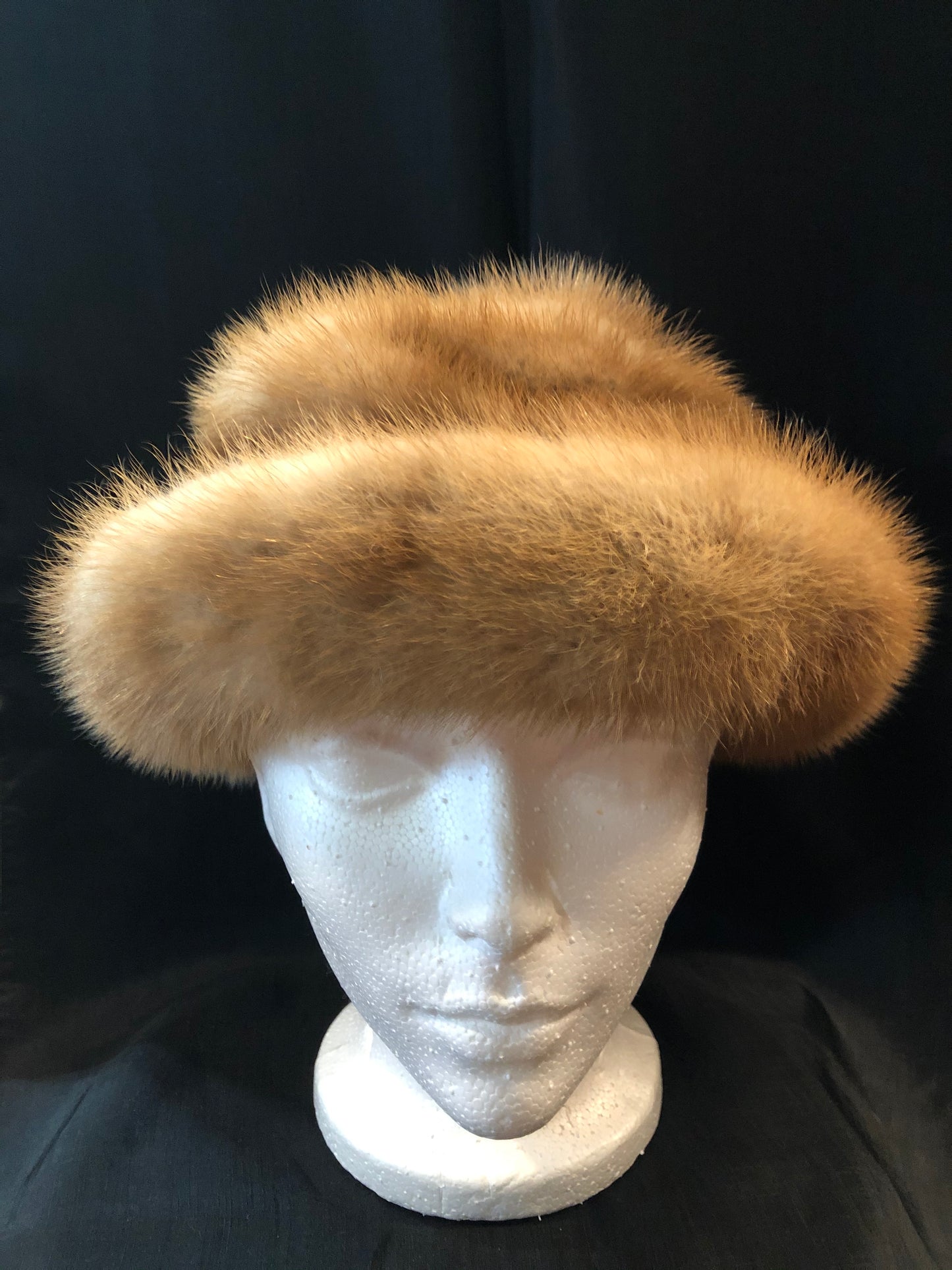 Kingspier Vintage - Vintage Christine Originals blonde fur roller hat. Interior lined in brown floral embroidered nylon mesh. Made in Montreal, Canada. Size small.
This hat is in excellent condition.
