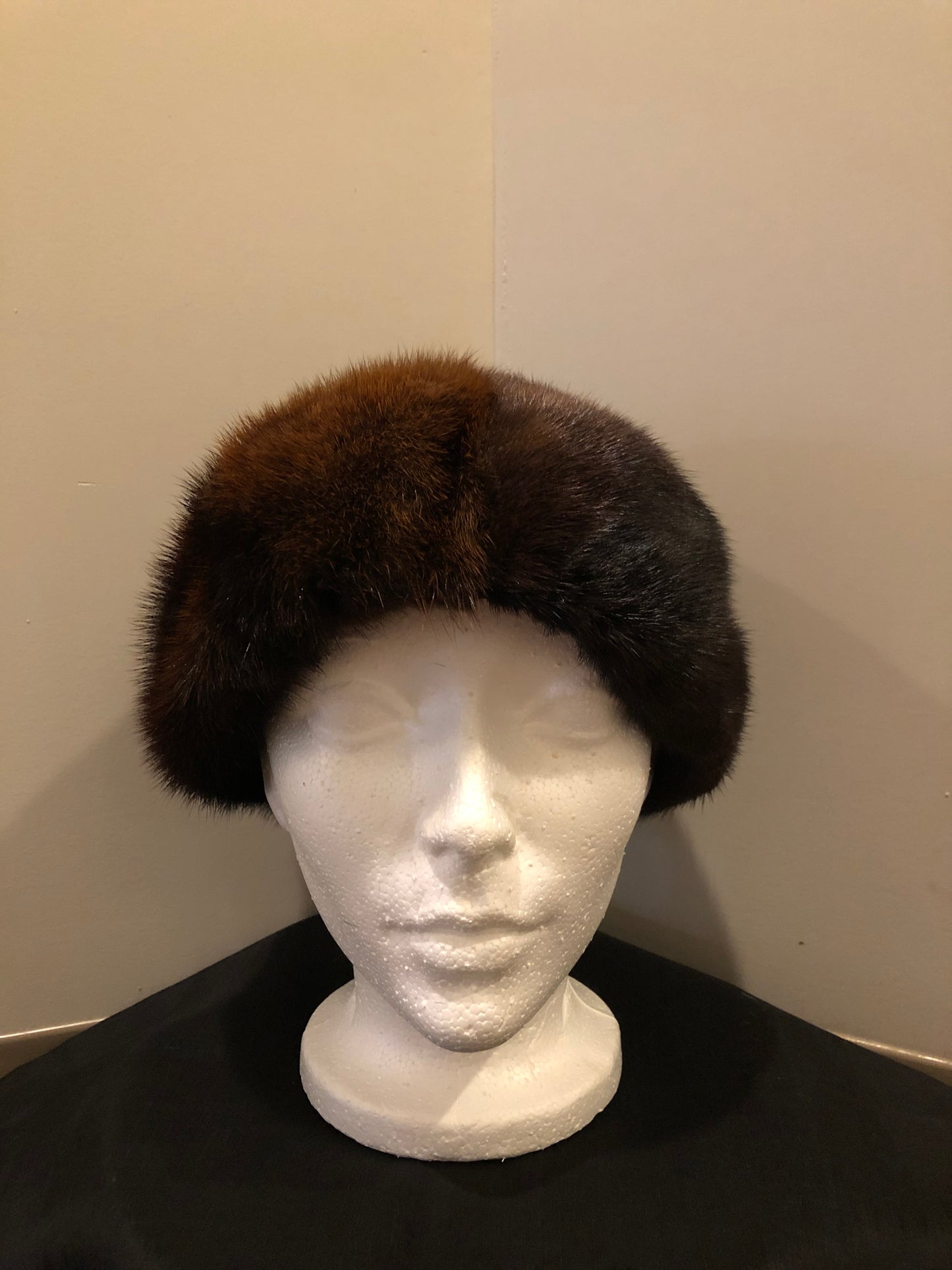 Kingspier Vintage - Vintage Kates Boutique dark brown fur hat. Interior is lined. Made in Canada. Size small.
This hat is in excellent condition.