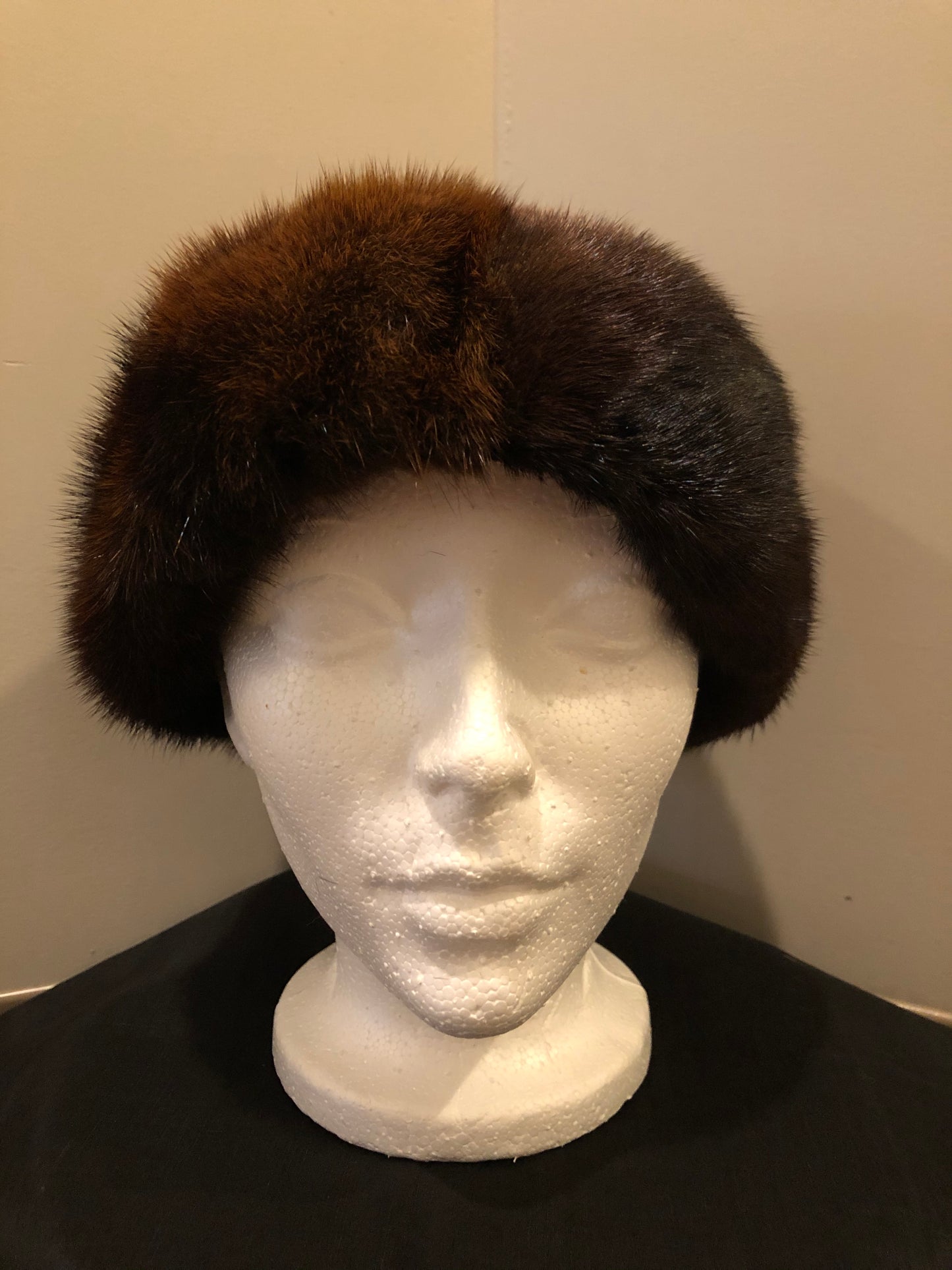 Kingspier Vintage - Vintage Kates Boutique dark brown fur hat. Interior is lined. Made in Canada. Size small.
This hat is in excellent condition.