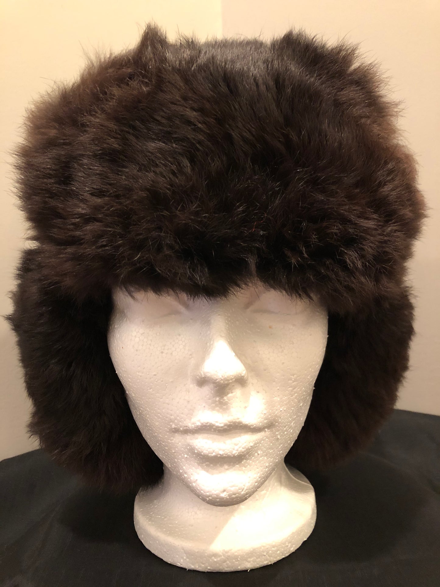 Kingspier Vintage - Vintage Russian ushanka dark brown fur hat. The tag reads XXL but it fits small.
This hat is in excellent condition.