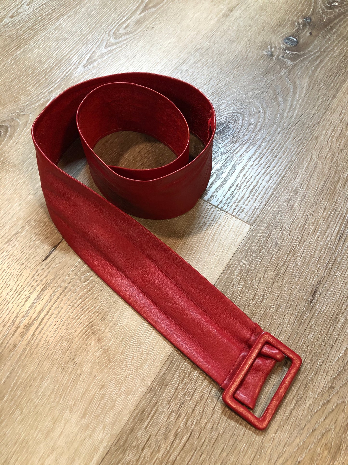 Kingspier Vintage - Vintage 80’s red leather belt.