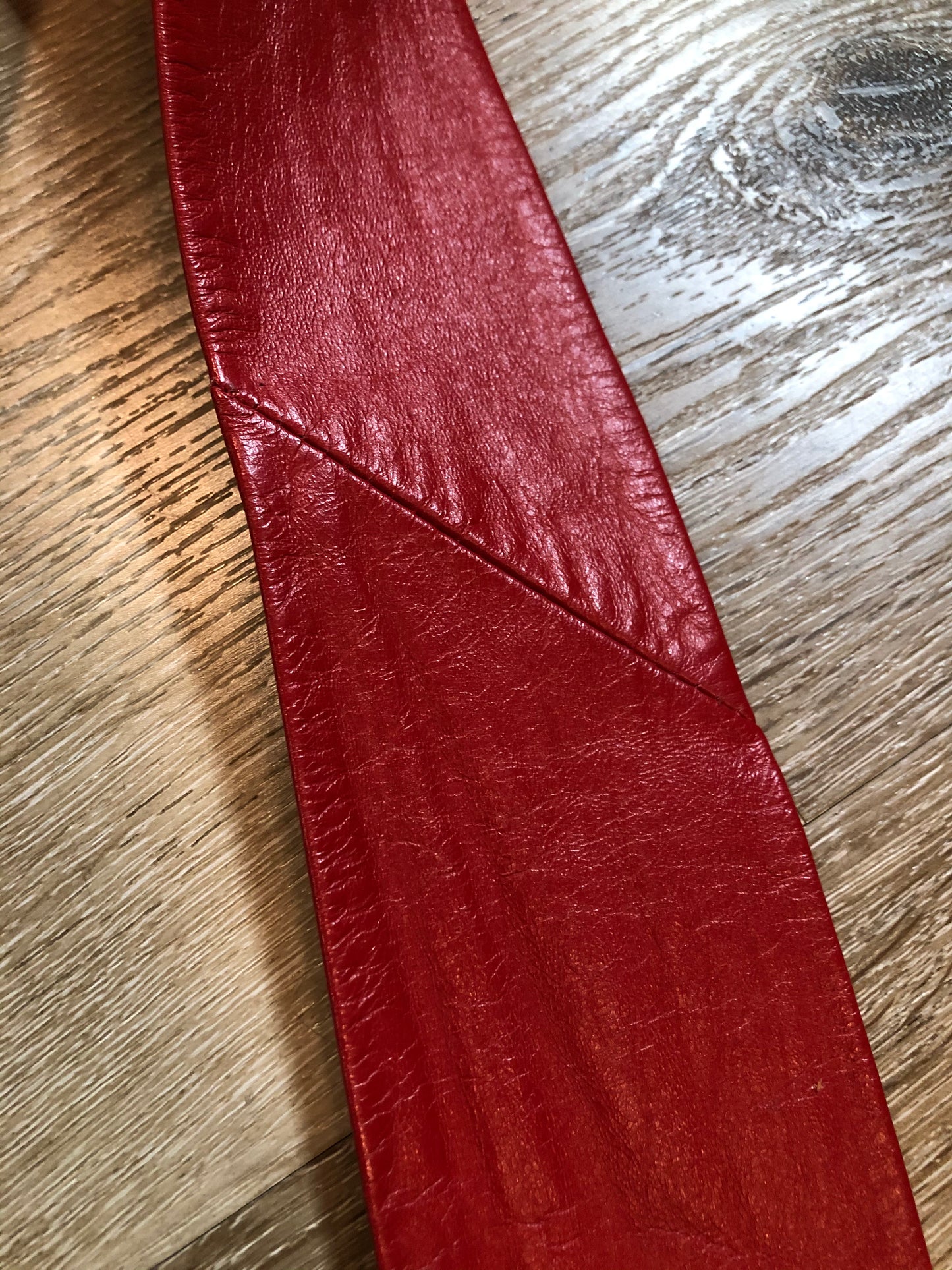 Kingspier Vintage - Vintage 80’s red leather belt.