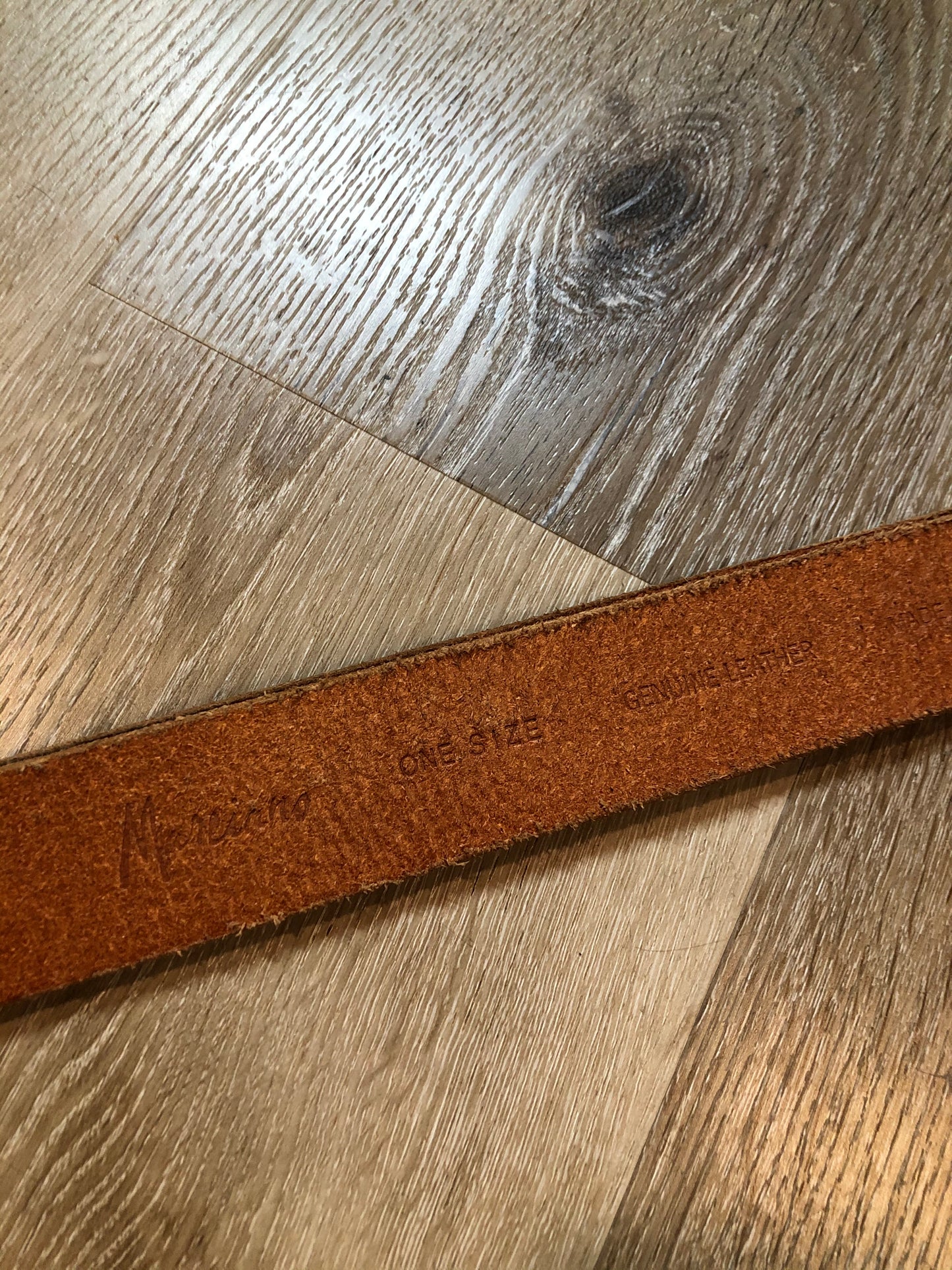 Kingspier Vintage - Gold croc-embossed leather belt with snake buckle closure.