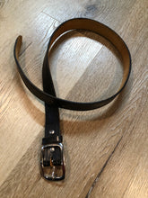 Load image into Gallery viewer, Kingspier Vintage - Skinny black leather belt with silver hardware.

