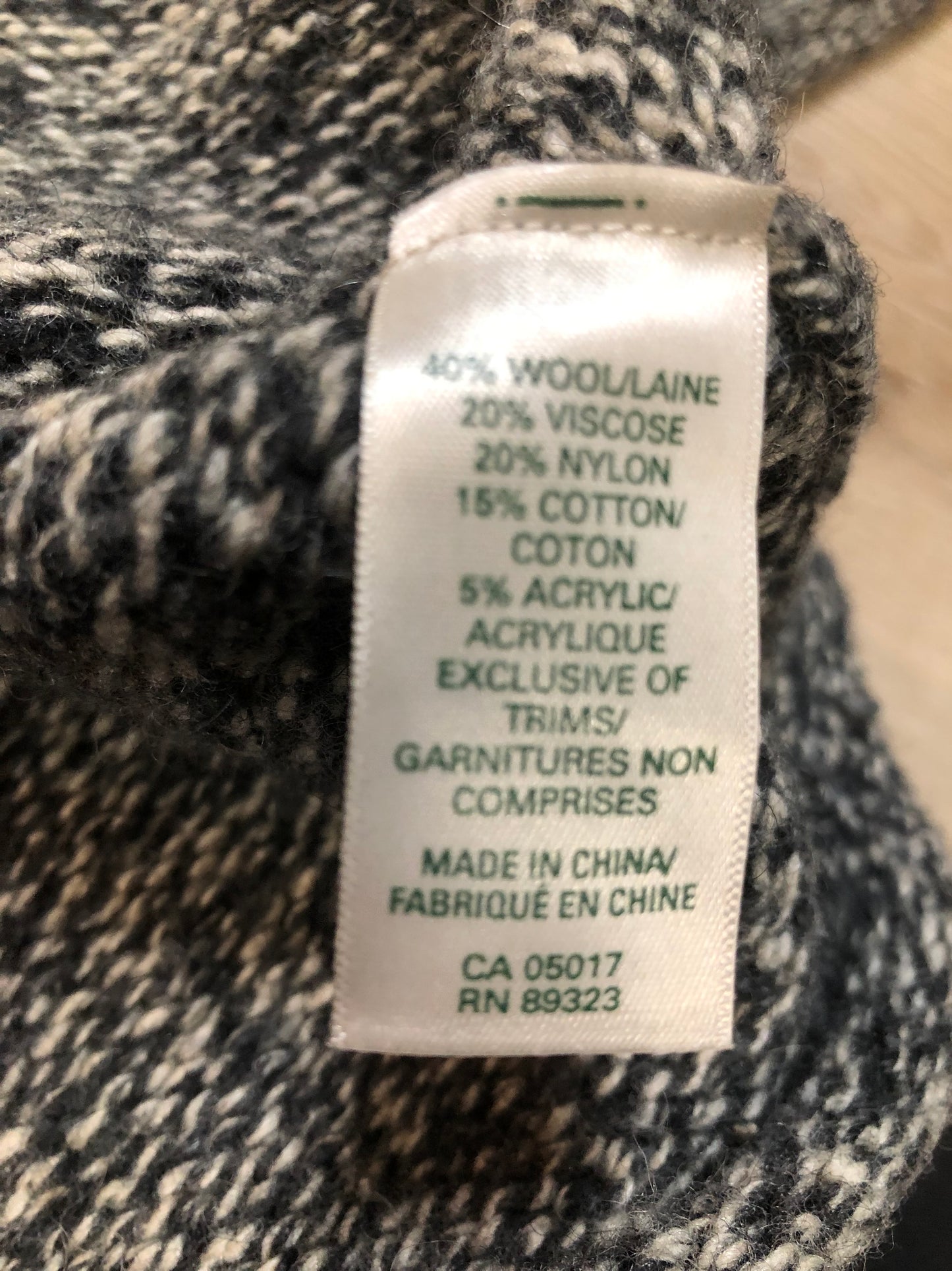 Kingspier Vintage - Roots wool blend crew neck sweater with signature cabin stripe,
Size XS