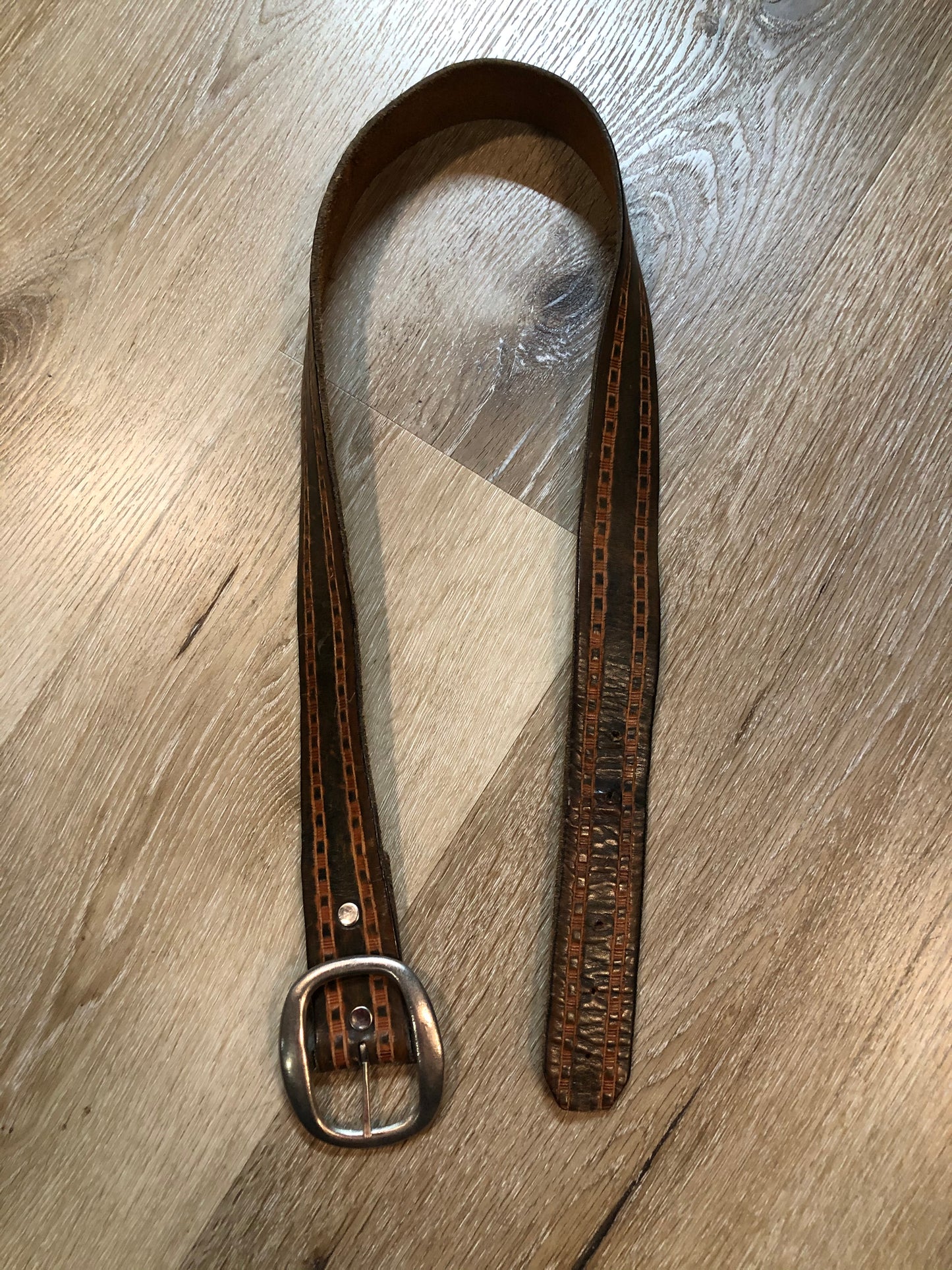 Kingspier Vintage - Brown textured leather belt with brown and dark brown square stripe motif.
