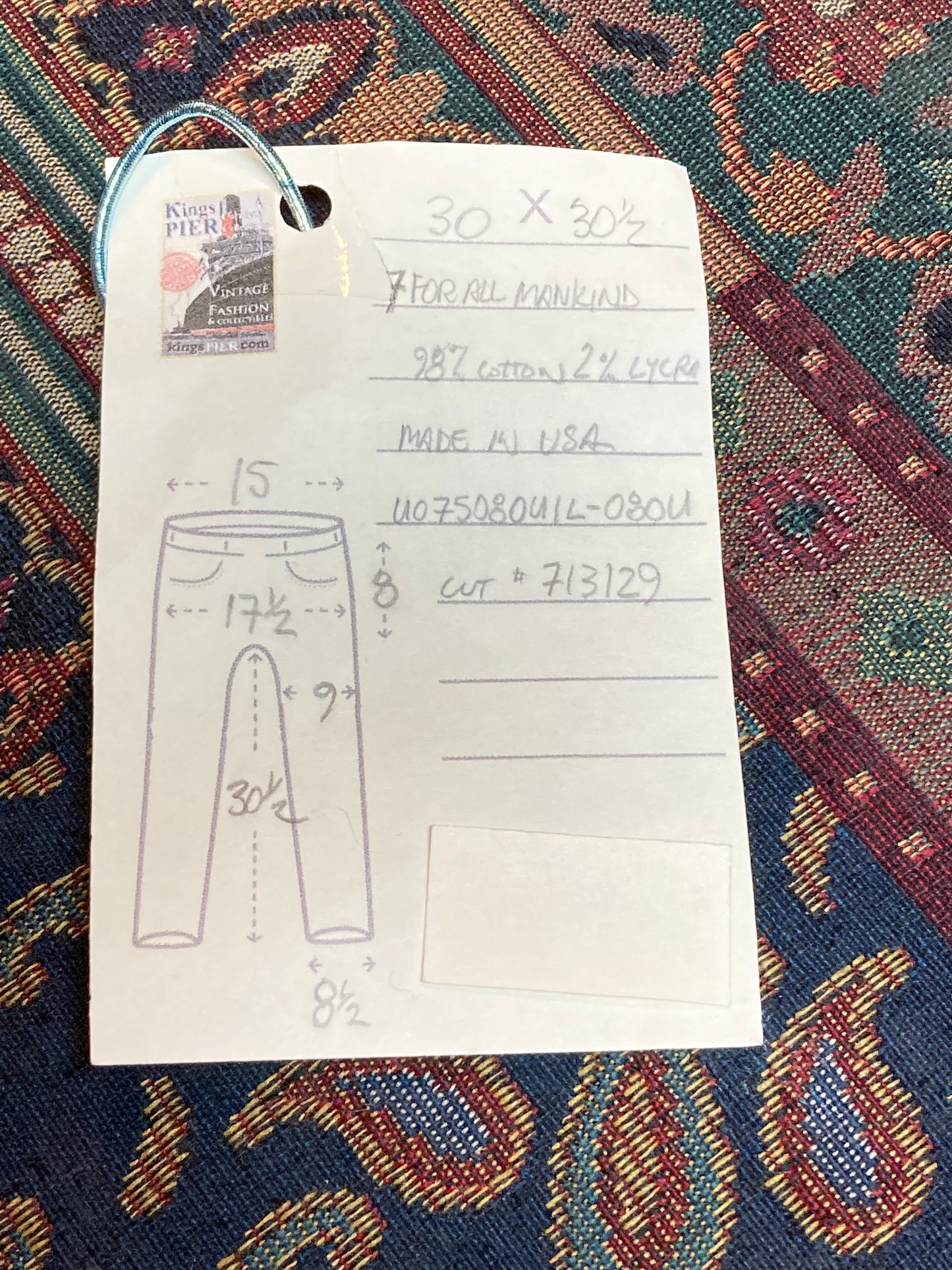 Kingspier Vintage - 7 For All Mankind Denim Jeans - 30”x30.5”
Style UO75080UIL-08OU
Cut # 713129
Size 26
Low rise
Boot cut
Dark wash
98% Cotton/ 2% Lycra
Made in USA