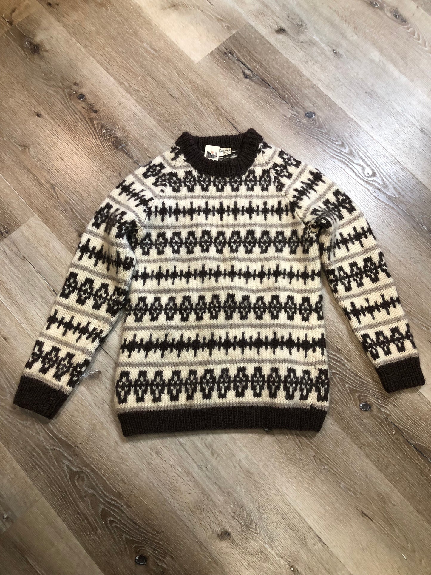 Kingspier Vintage - Vintage Joanne Knitwear 100% wool crewneck sweater with brown and beige fair isle design.
Made in Ayrshire, Scotland.