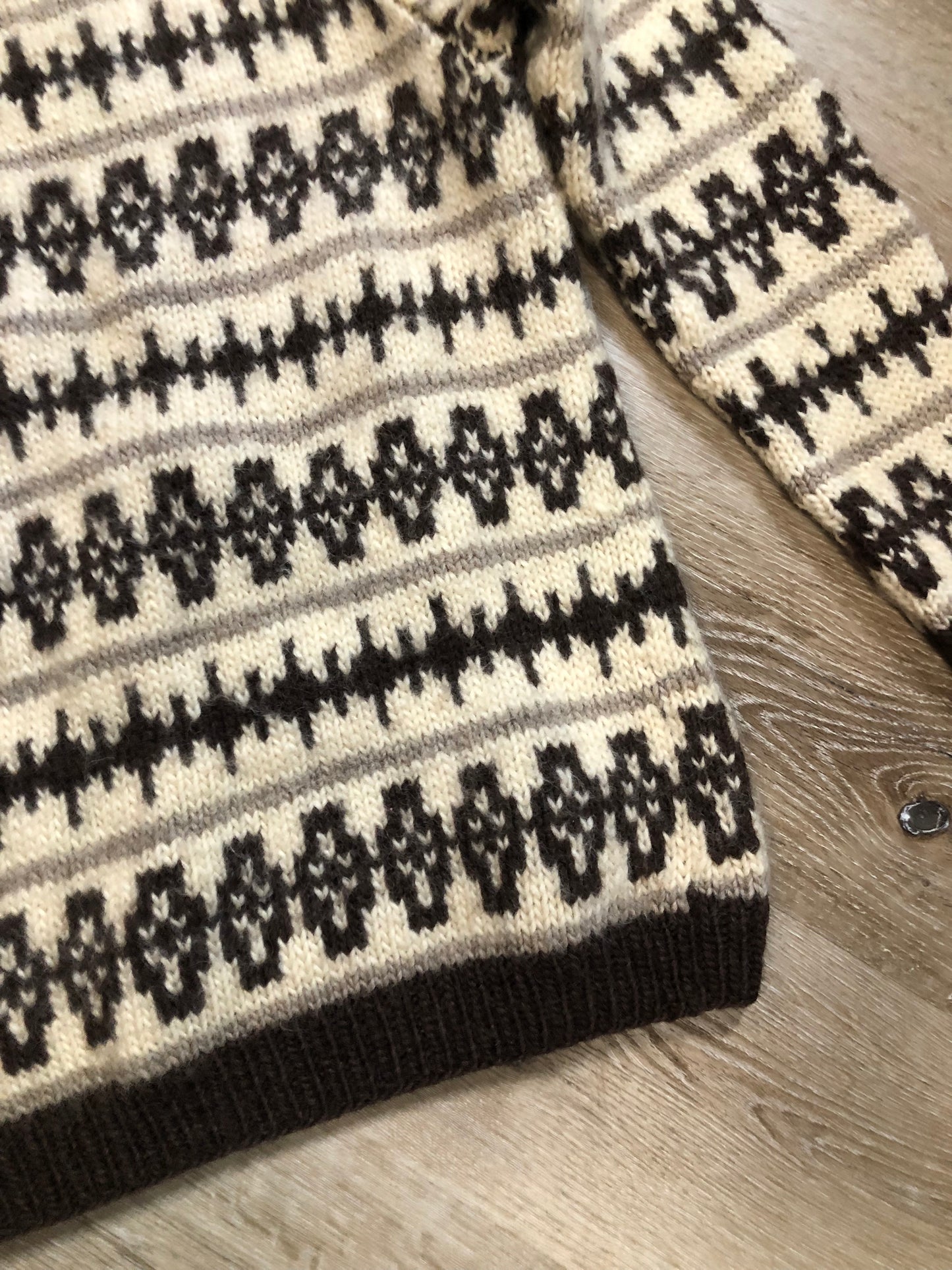 Kingspier Vintage - Vintage Joanne Knitwear 100% wool crewneck sweater with brown and beige fair isle design.
Made in Ayrshire, Scotland.