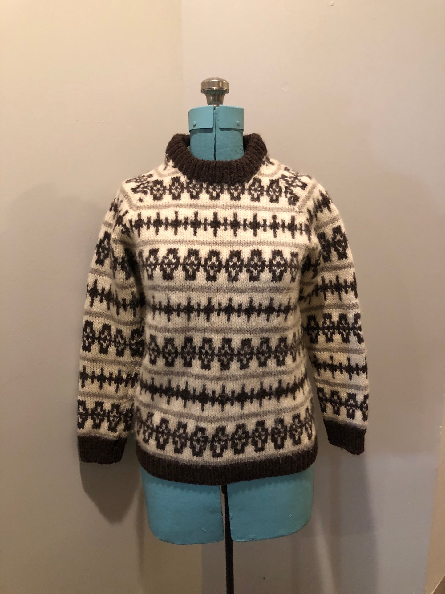 Kingspier Vintage - Vintage Joanne Knitwear 100% wool crewneck sweater with brown and beige fair isle design.
Made in Ayrshire, Scotland.