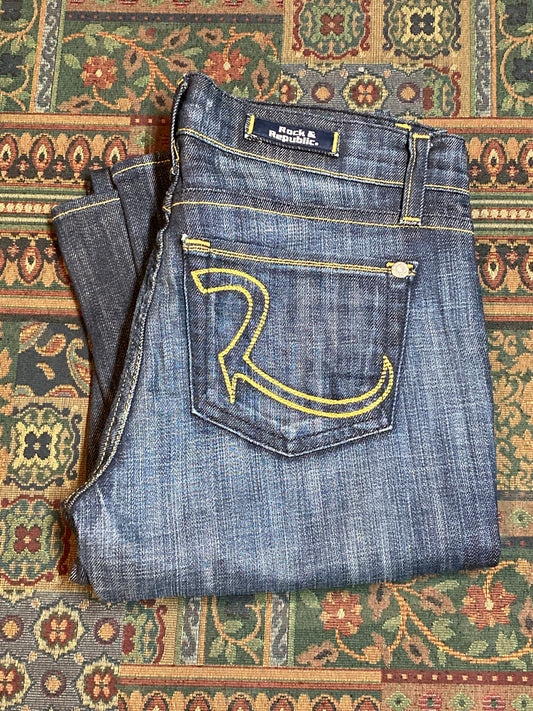 Kingspier Vintage - Rock and Republic Denim Jeans - 30”x34”
Low rise
Straight leg
Dark wash
98% Cotton/ 2% Lycra
Made in USA
