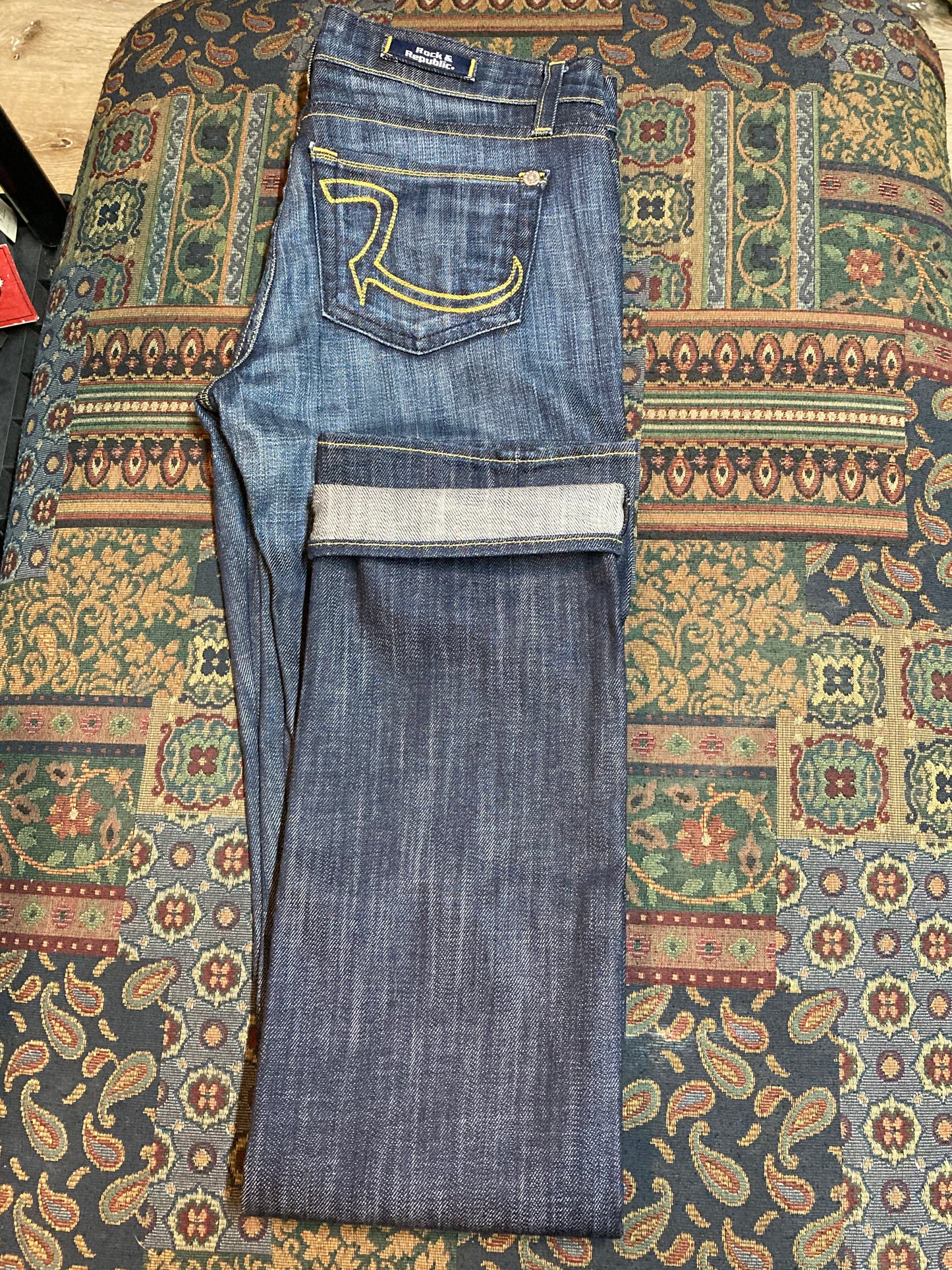 Kingspier Vintage - Rock and Republic Denim Jeans - 30”x34”
Low rise
Straight leg
Dark wash
98% Cotton/ 2% Lycra
Made in USA