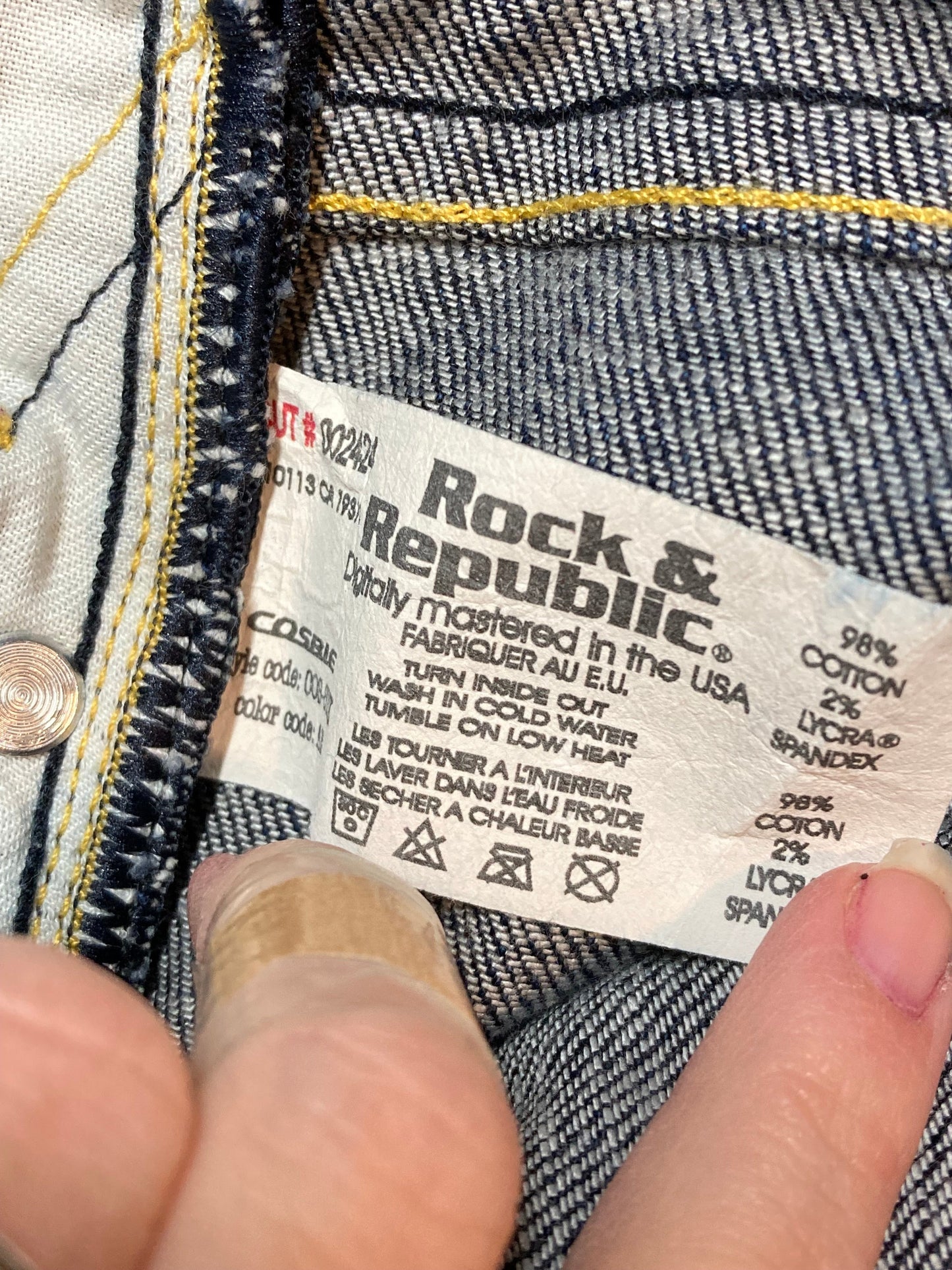 Kingspier Vintage - Rock and Republic Denim Jeans - 30”x34”
Low rise
Straight leg
Dark wash
98% Cotton/ 2% Lycra
Made in USA