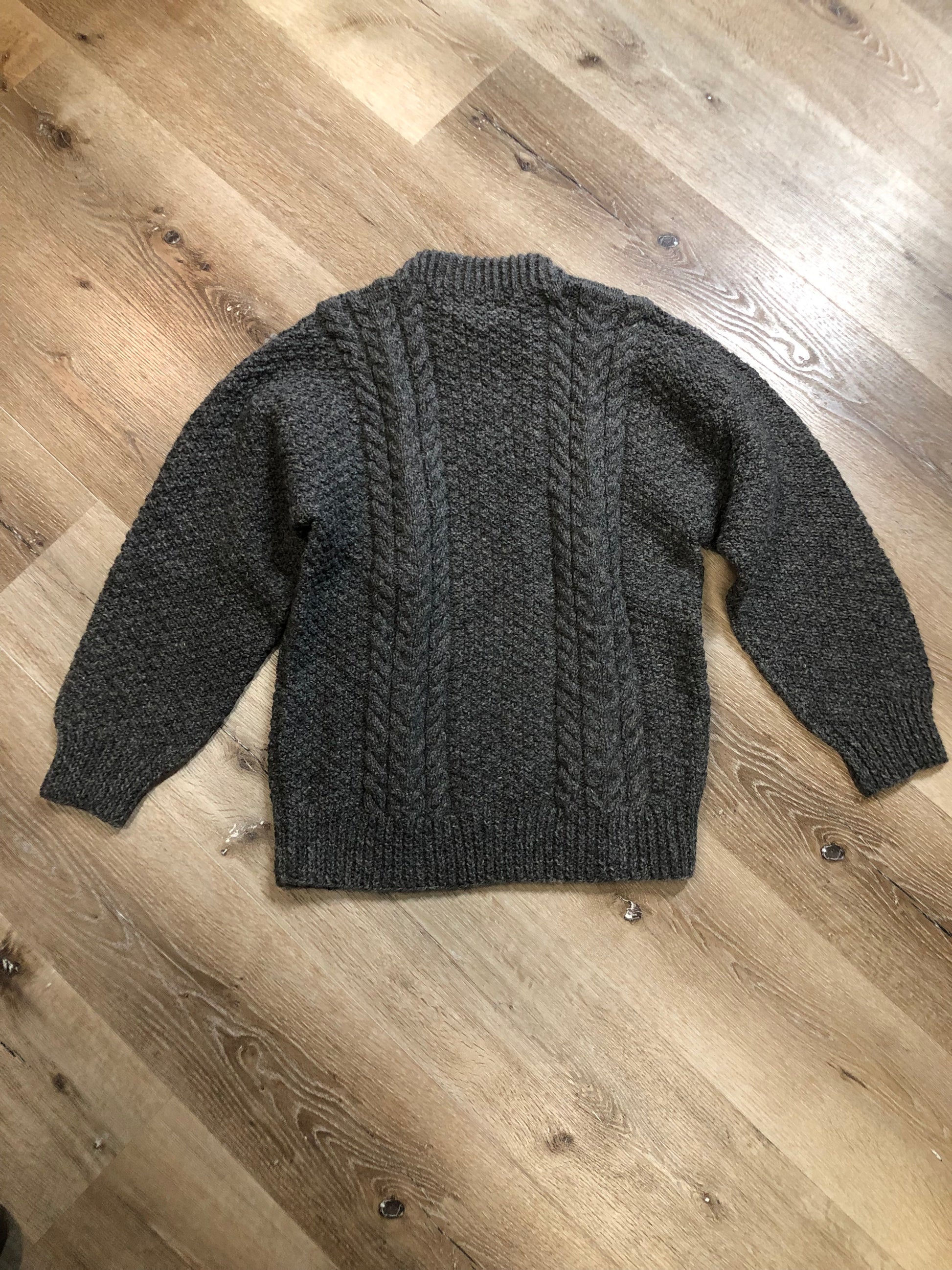 Kingspier Vintage - Vintage Heritage Crafts hand-knit grey wool crewneck sweater.
Made in Nova Scotia, Canada.
Size medium.