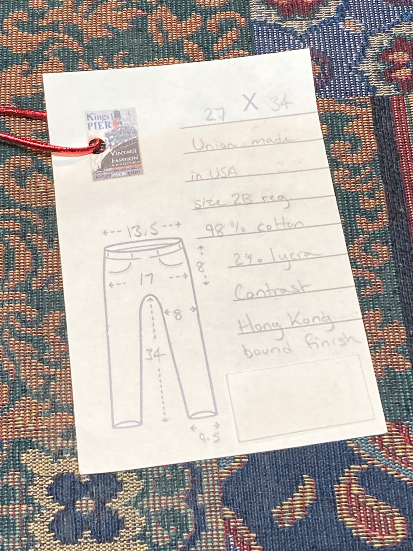 Kingspier Vintage - Union Denim Jeans - 27”x34
”
Size 28 regular
Low rise
Flared leg
Dark wash
Unique pocket details
98% Cotton/ 2% Lycra
Made in USA