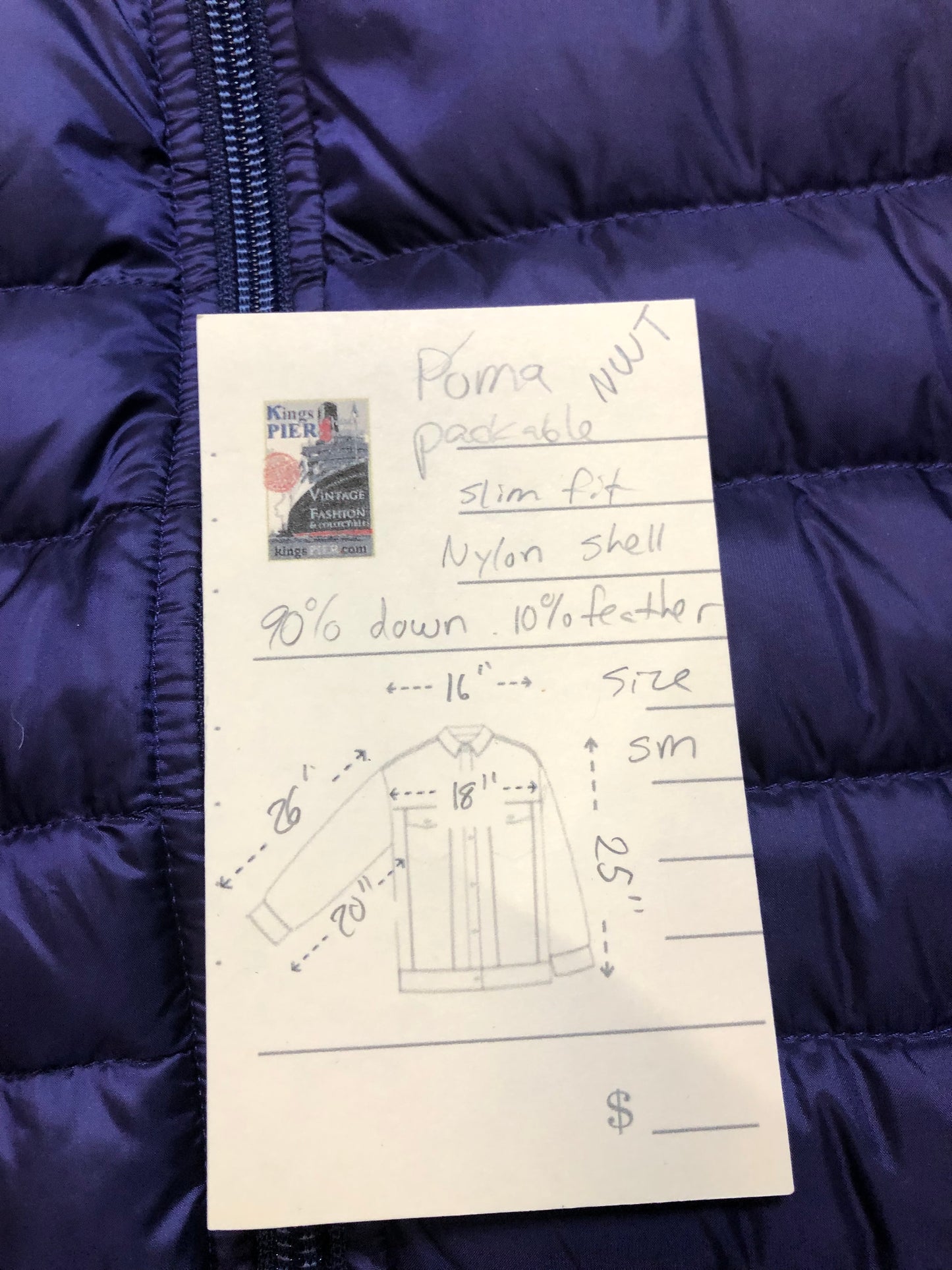 Kingspier Vintage -Puma packable slim fit down filled jacket with zipper closure, two front pockets, nylon shell and 90% down/ 10% feather fill.
Size small.