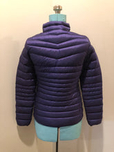 Load image into Gallery viewer, Kingspier Vintage -Puma packable slim fit down filled jacket with zipper closure, two front pockets, nylon shell and 90% down/ 10% feather fill.

Size small.
