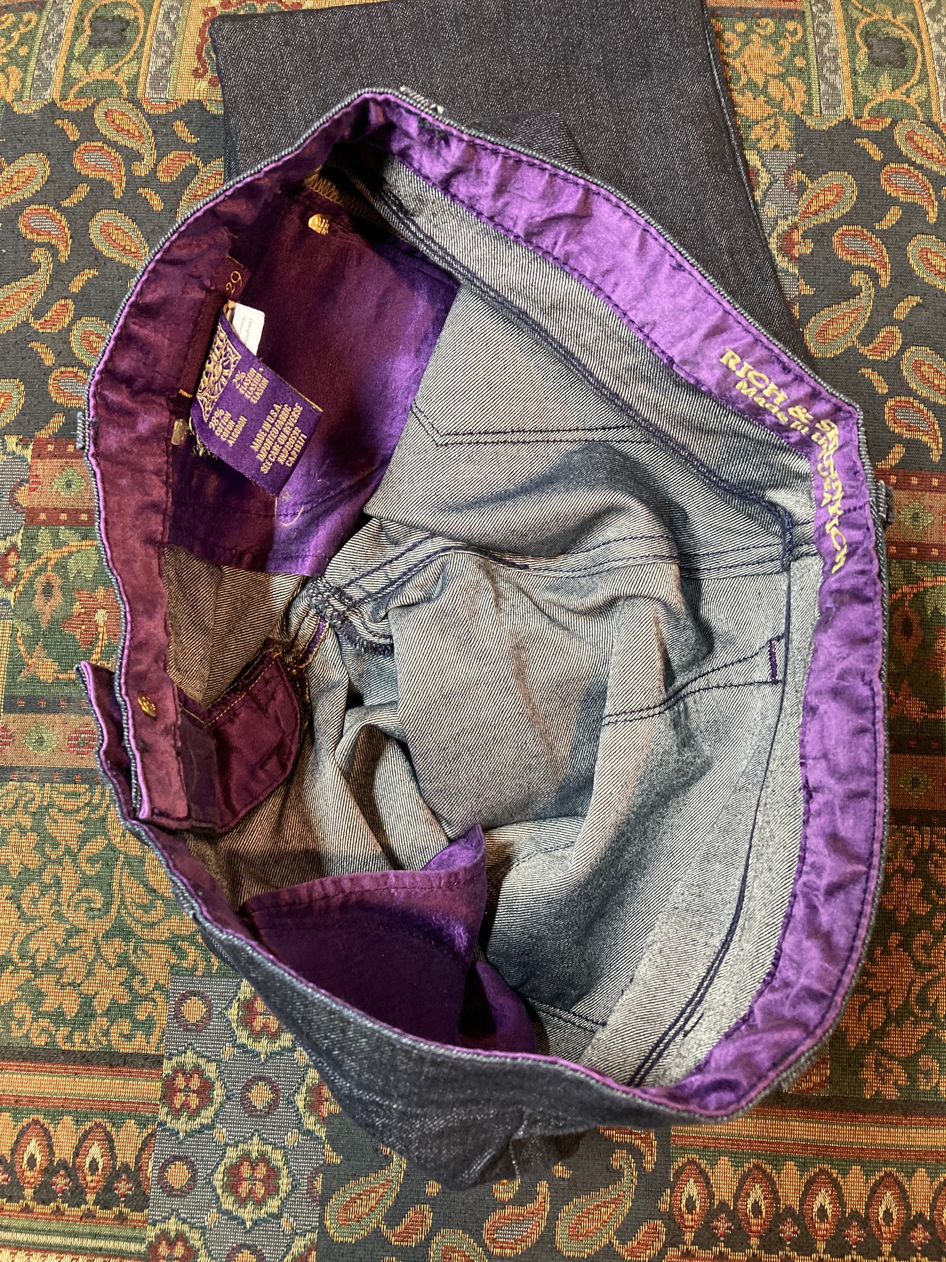 Kingspier Vintage - Rich and Skinny Denim Jeans - 28”x30”
Size 29
Low rise
Straight leg
Dark wash
98% Cotton/ 2% Elastane
Made in USA