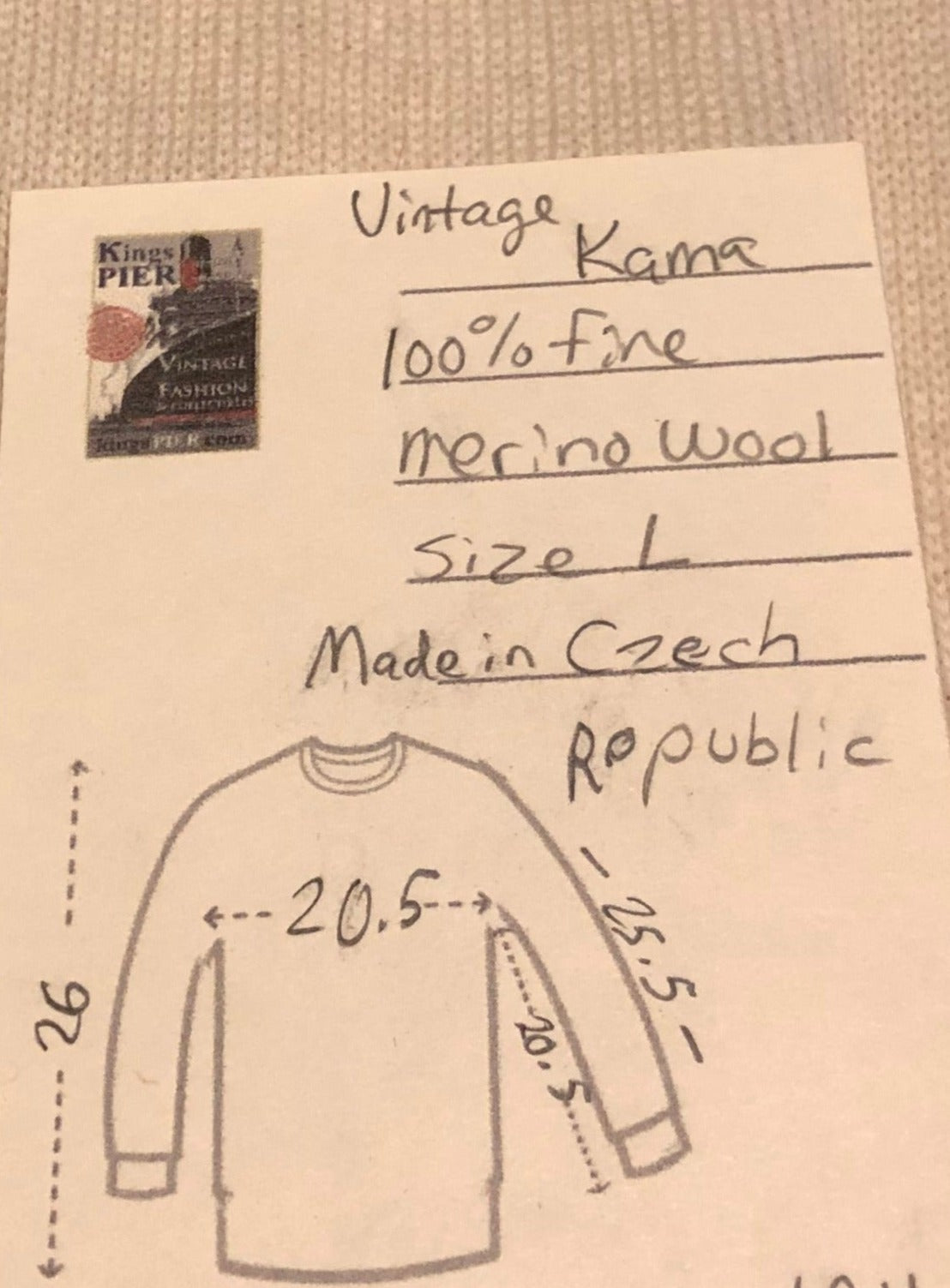 Kingspier Vintage - Vintage Kama quarter zip 100% fine merino wool sweater.
Made in the Czech Republic.
Size large.