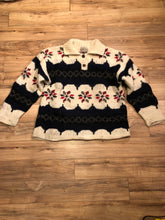 Load image into Gallery viewer, Kingspier Vintage - Vintage Nuevo Americana hand-knit quarter button wool sweater with coconut buttons.

Made in china.
Size medium/ large.
