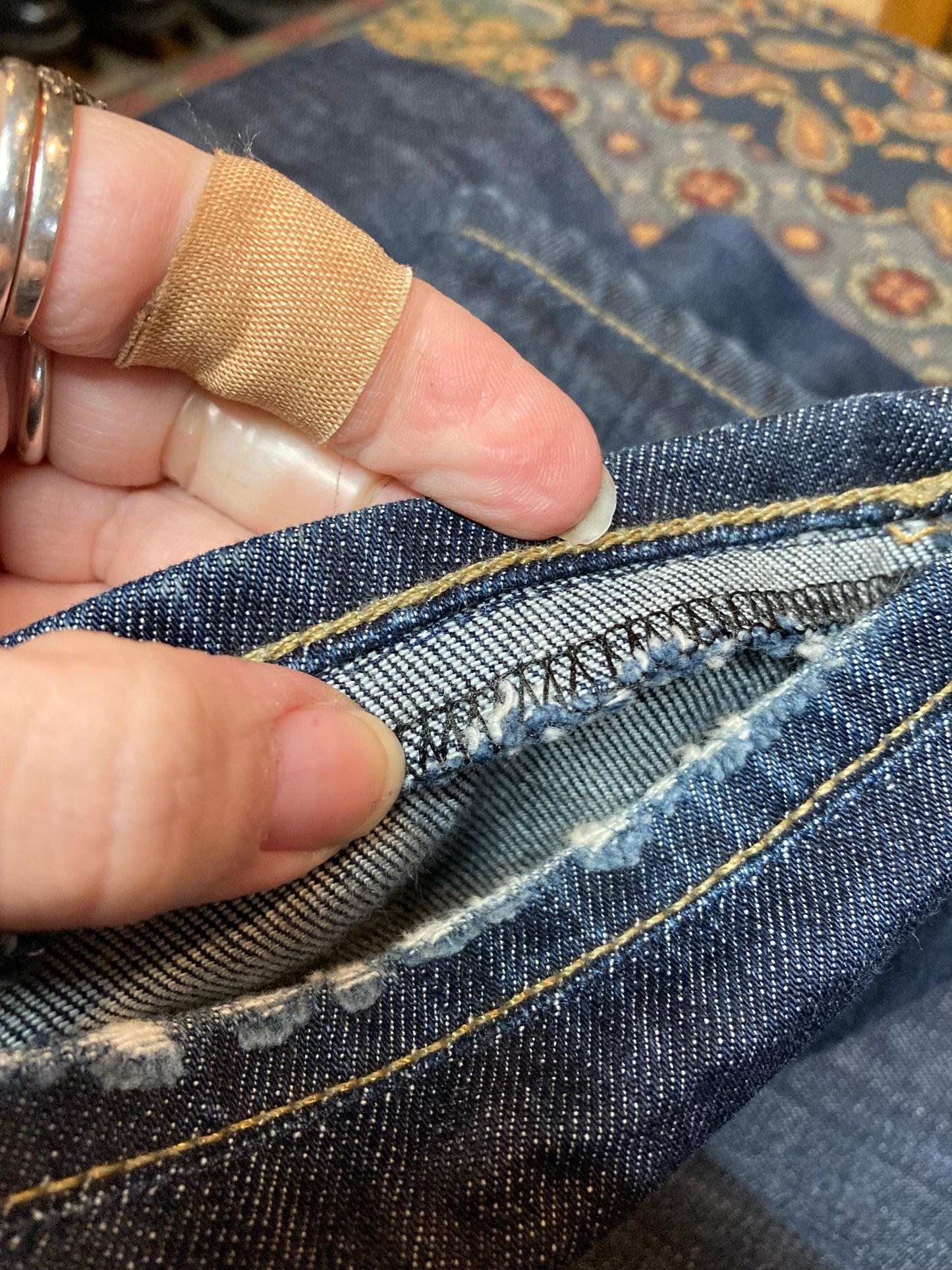 Kingspier Vintage - Citizens of Humanity - AVA #142 Denim Jeans - 28”x27.7”
Low rise
Straight leg
98% cotton/ 2% elastane
Made in USA