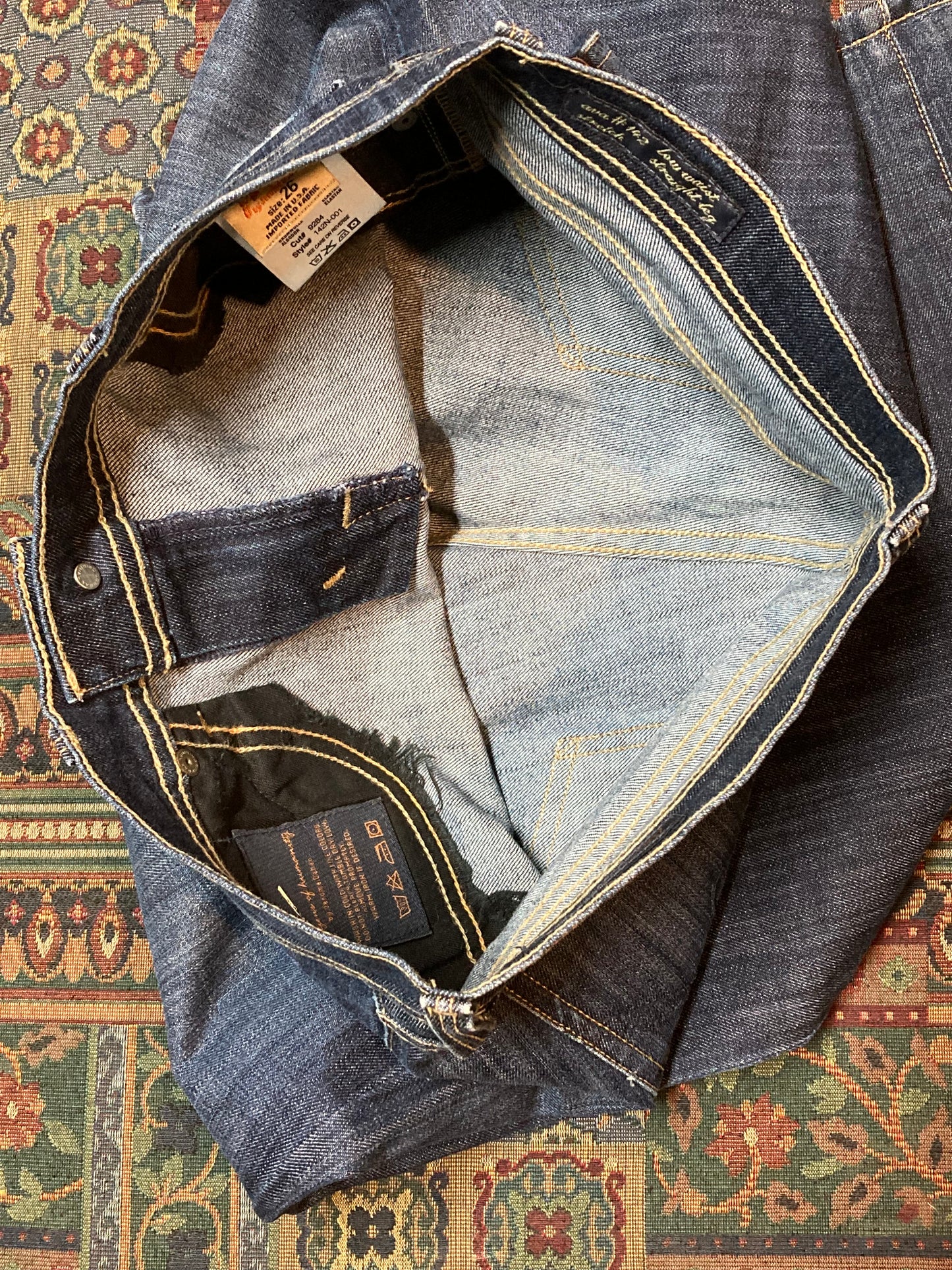 Kingspier Vintage - Citizens of Humanity - AVA #142 Denim Jeans - 28”x27.7”
Low rise
Straight leg
98% cotton/ 2% elastane
Made in USA