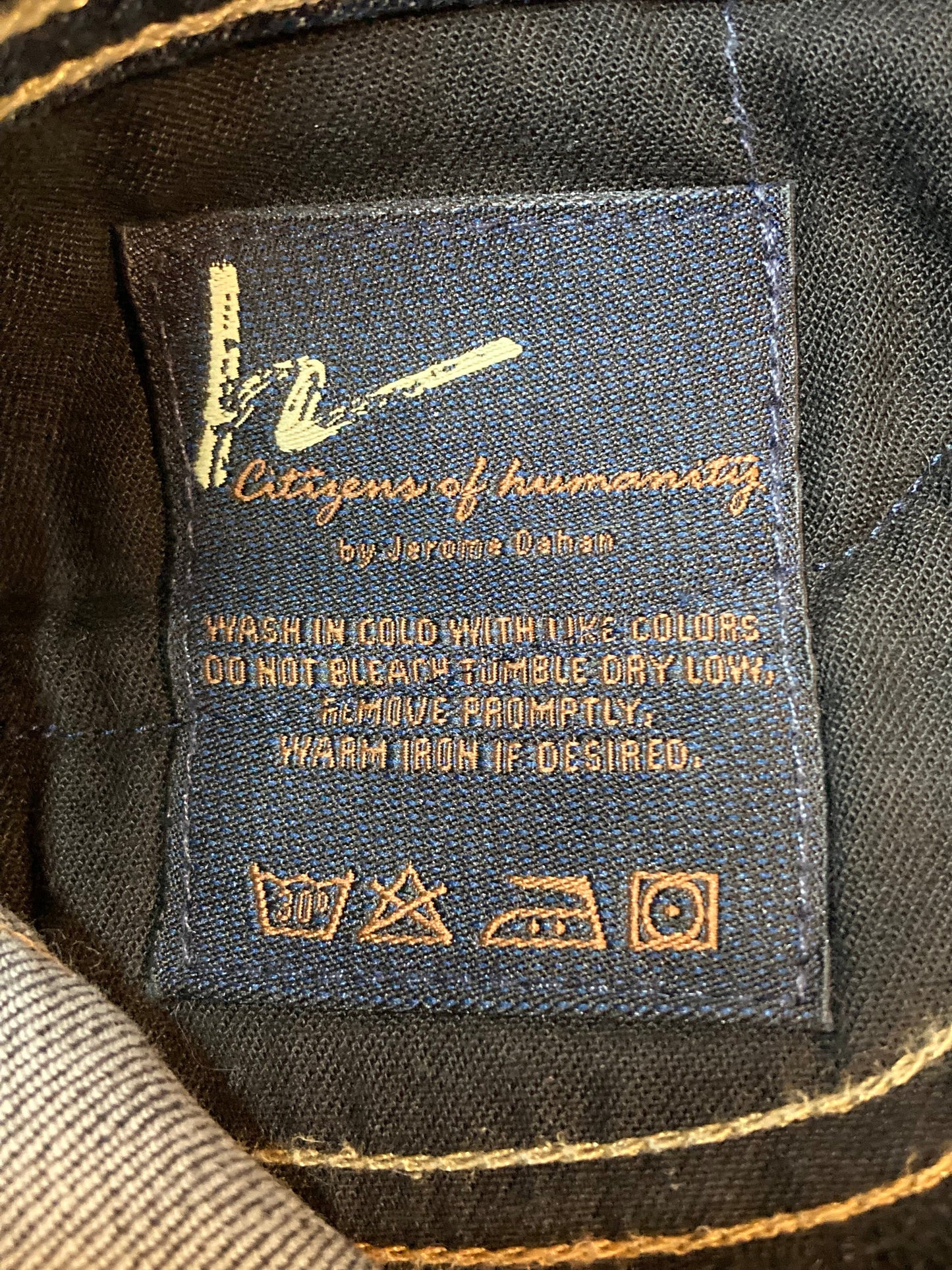 Kingspier Vintage - Citizens of Humanity - AVA #142 Denim Jeans - 28”x27.7”
Low rise
Straight leg
98% cotton/ 2% elastane
Made in USA