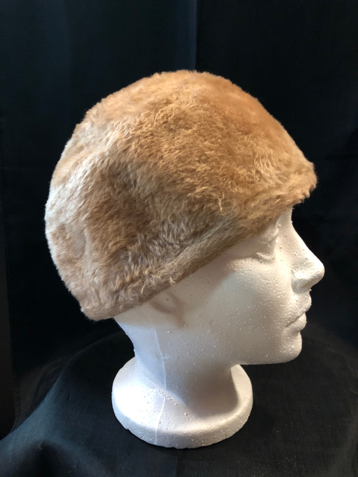 Kingspier Vintage - Vintage Selena HB beaver fur felt hat. Made in Austria.
Circumference - 20.5”
Hat is in good condition with some over all wear.