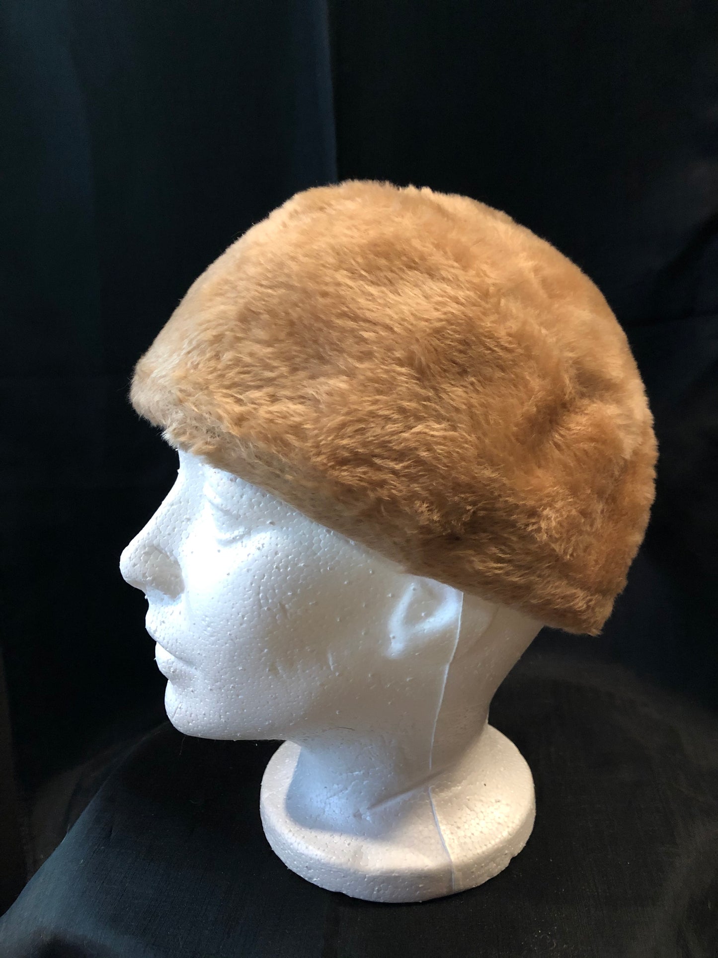 Kingspier Vintage - Vintage Selena HB beaver fur felt hat. Made in Austria.
Circumference - 20.5”
Hat is in good condition with some over all wear.