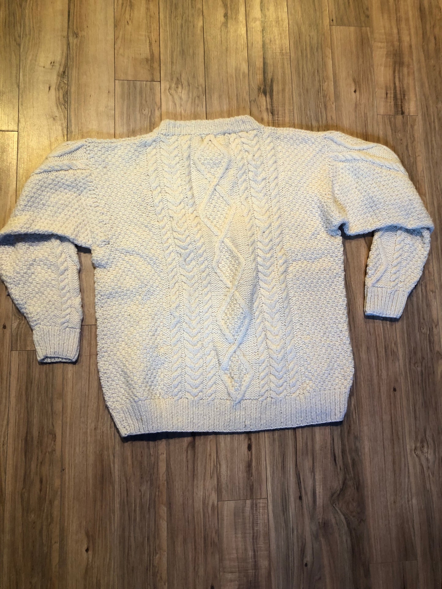 Kingspier Vintage - Vintage Namaste hand crafted 100% wool crew neck sweater
Made in Nepal.
Size XL.