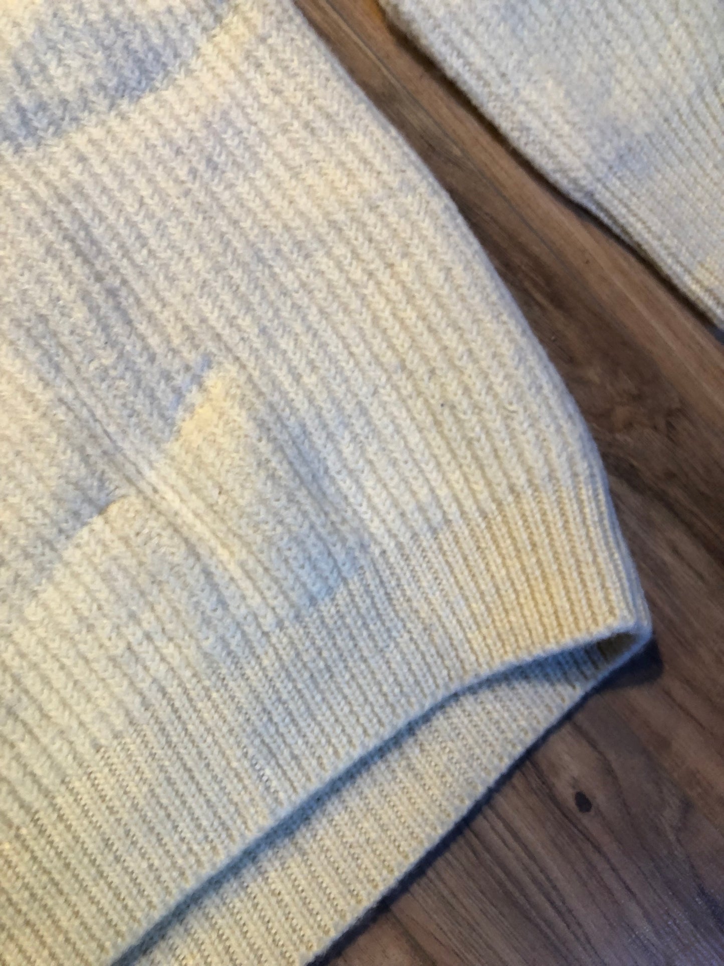 Kingspier Vintage - Vintage Wind River Outfitting Co.
Cream coloured 100% wool sweater with rib knit stitch and shawl collar.
Made in Canada.
Size large.