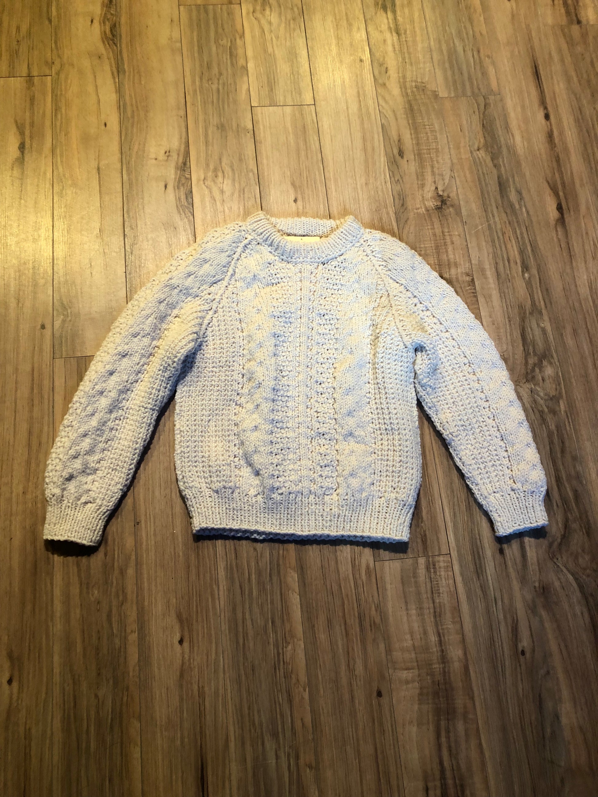 Kingspier Vintage - Vintage hand-knit fisherman style cream coloured crewneck sweater, 
Size XS.