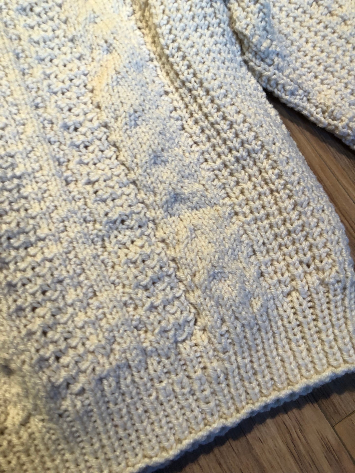 Kingspier Vintage - Vintage hand-knit fisherman style cream coloured crewneck sweater, 
Size XS.