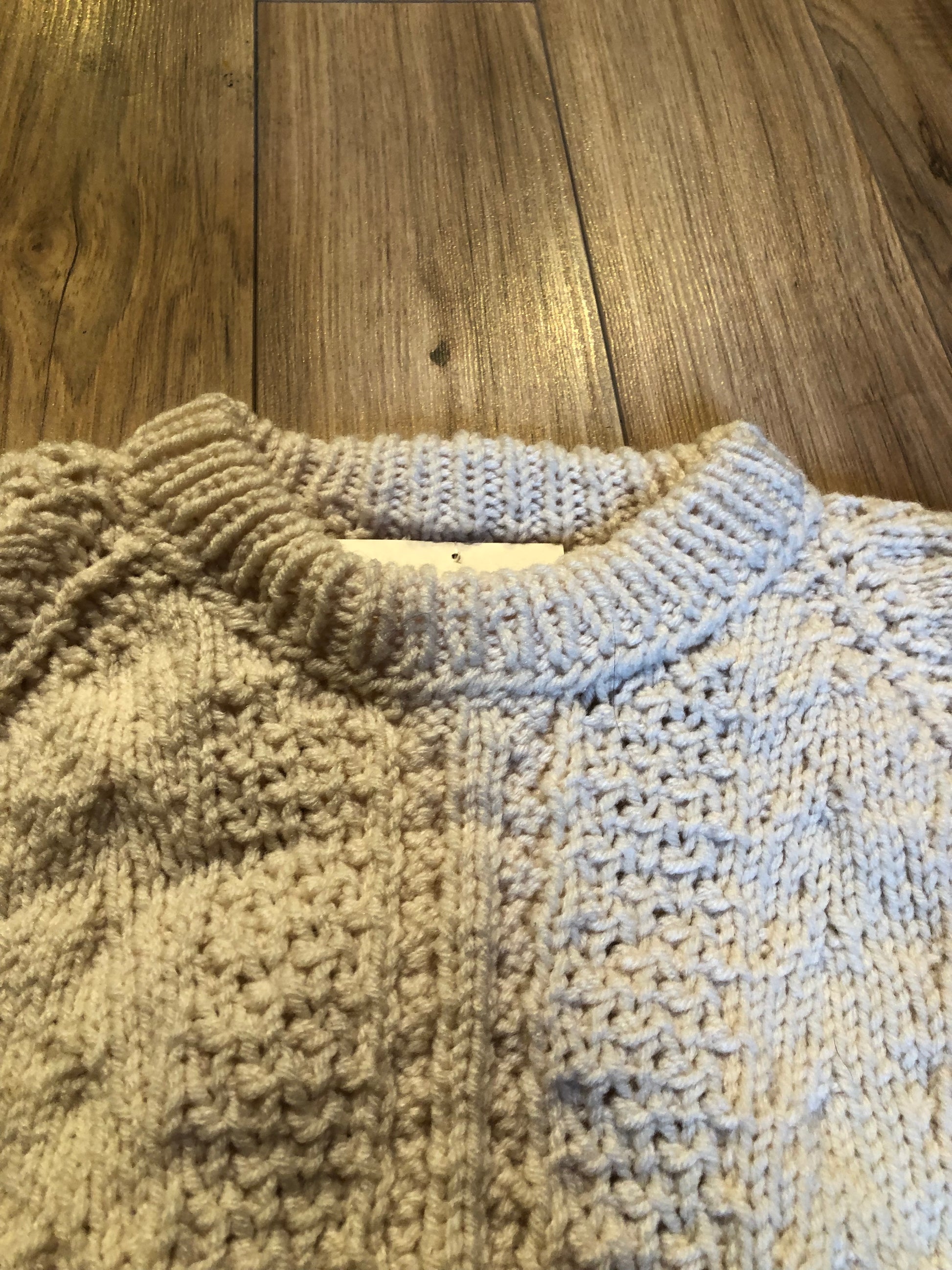 Kingspier Vintage - Vintage hand-knit fisherman style cream coloured crewneck sweater, 
Size XS.