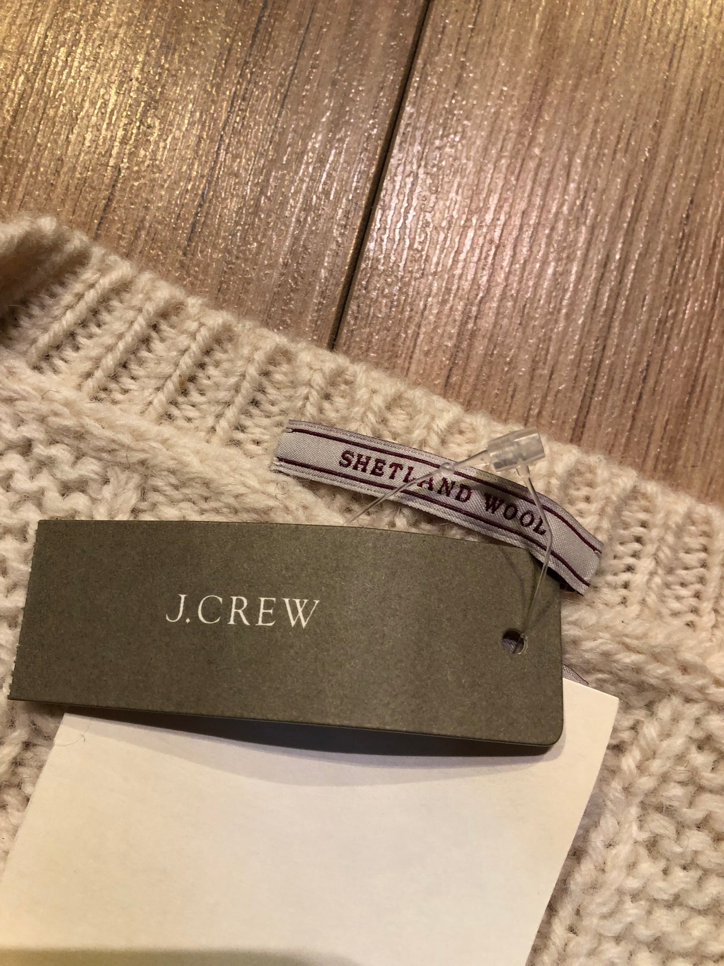 Kingspier Vintage - Wallace and Barnes for J.Crew crewneck sweater in cream colour. 100% Shetland wool.
Size large.