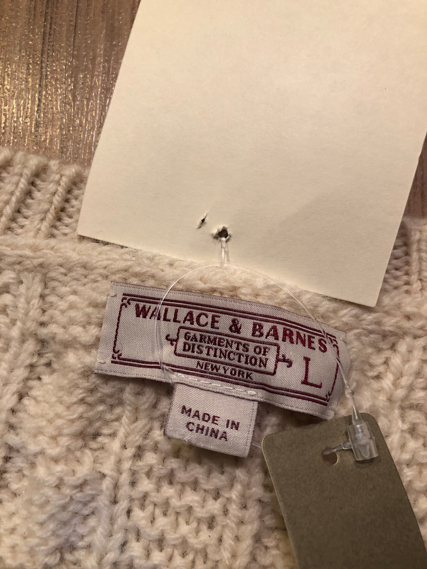 Kingspier Vintage - Wallace and Barnes for J.Crew crewneck sweater in cream colour. 100% Shetland wool.
Size large.