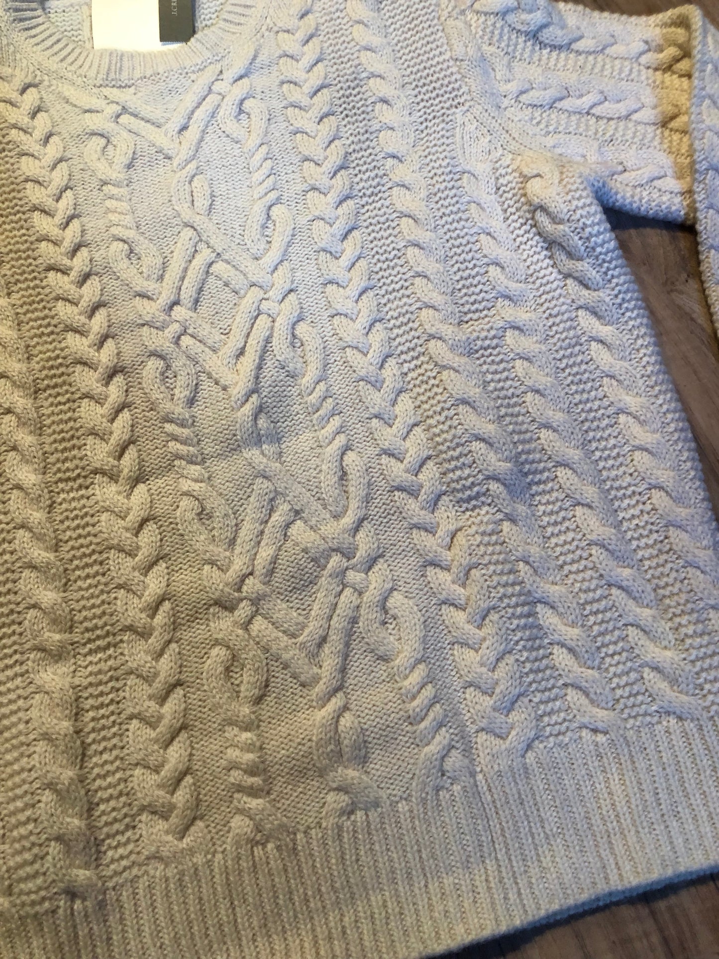 Kingspier Vintage - Wallace and Barnes for J.Crew crewneck sweater in cream colour. 100% Shetland wool.
Size large.