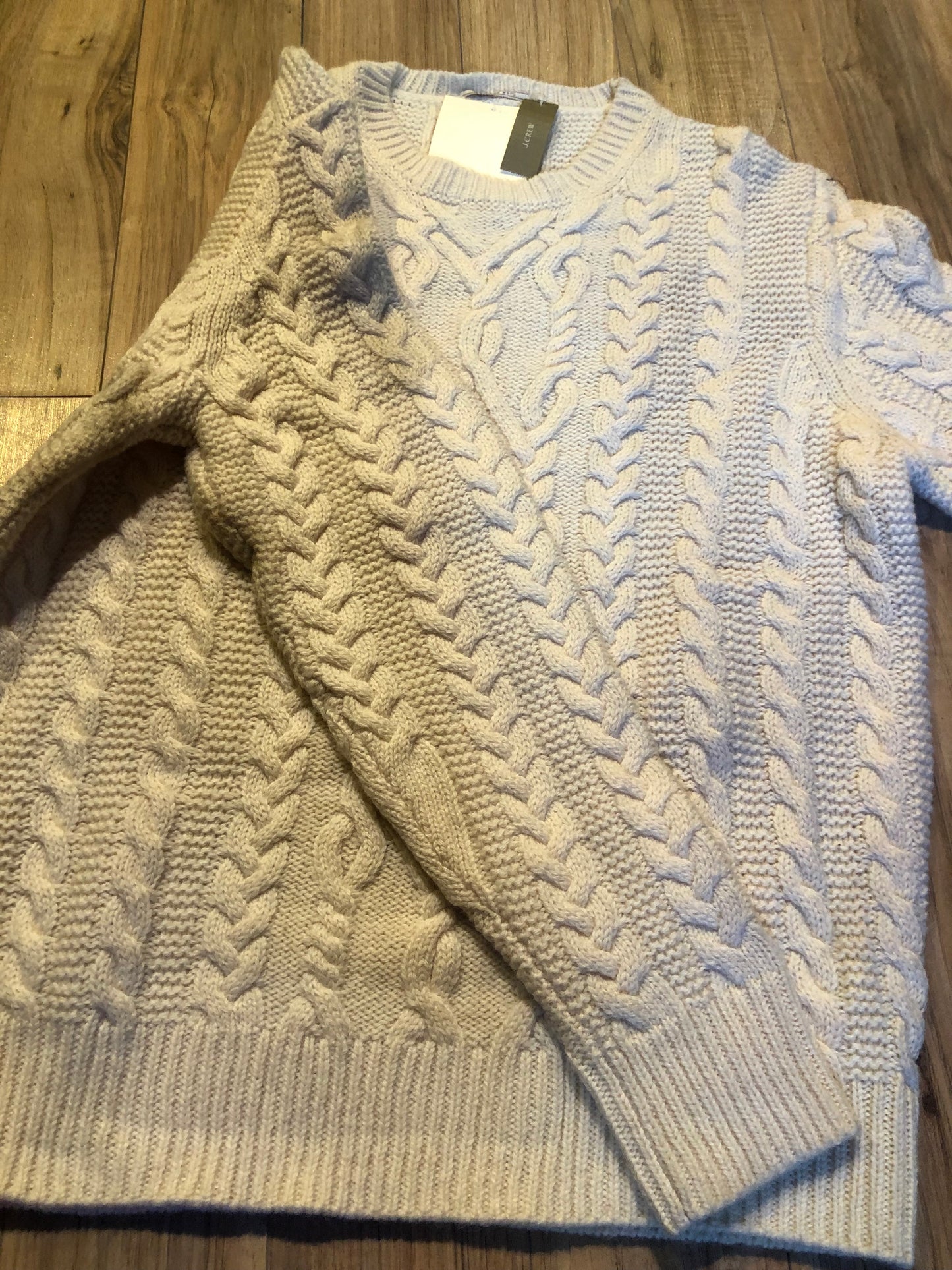 Kingspier Vintage - Wallace and Barnes for J.Crew crewneck sweater in cream colour. 100% Shetland wool.
Size large.