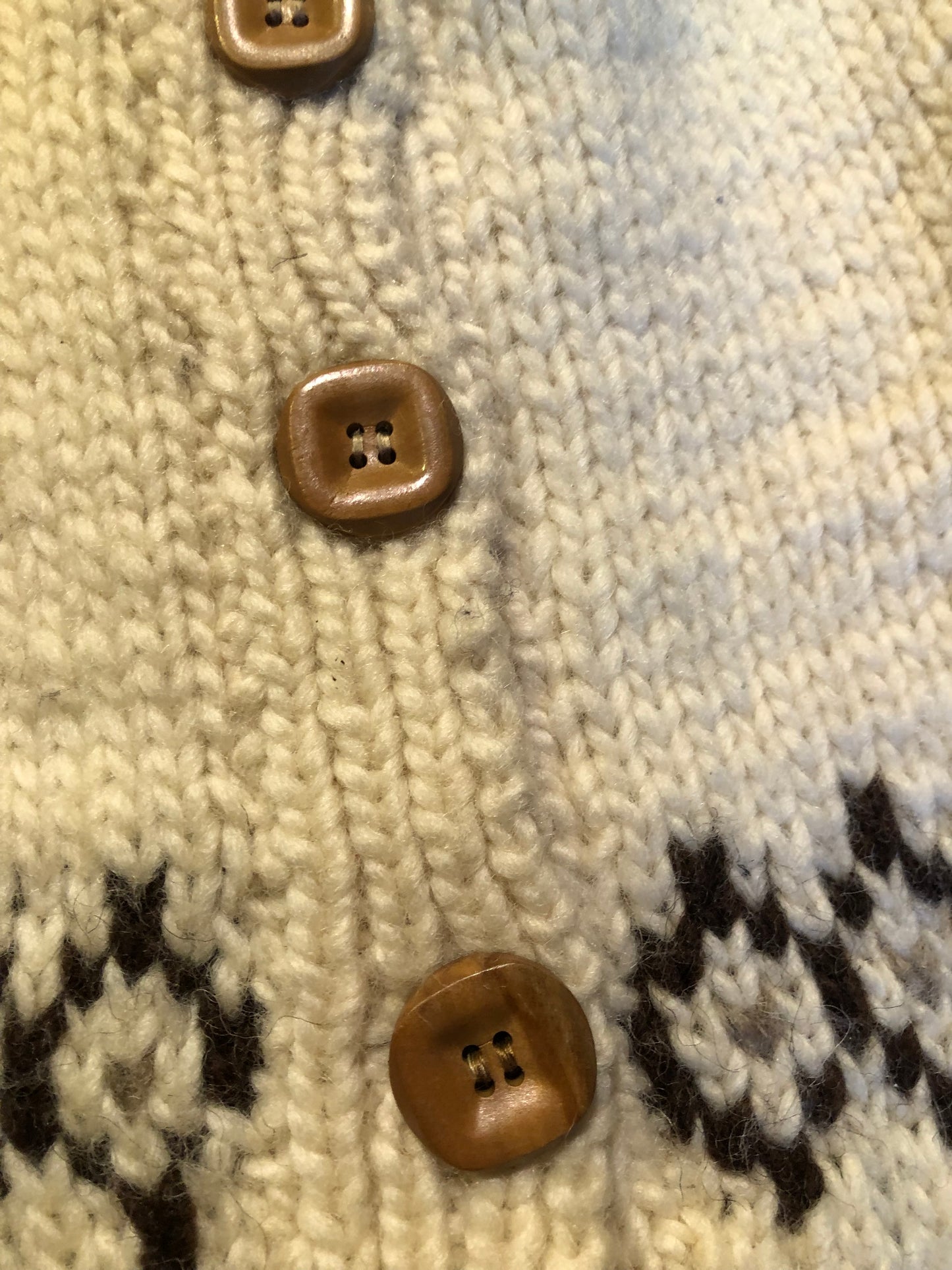 Kingspier Vintage - Vintage hand-knit wool Lopi style cardigan with wooden buttons.
Made in Canada.
Size XS.