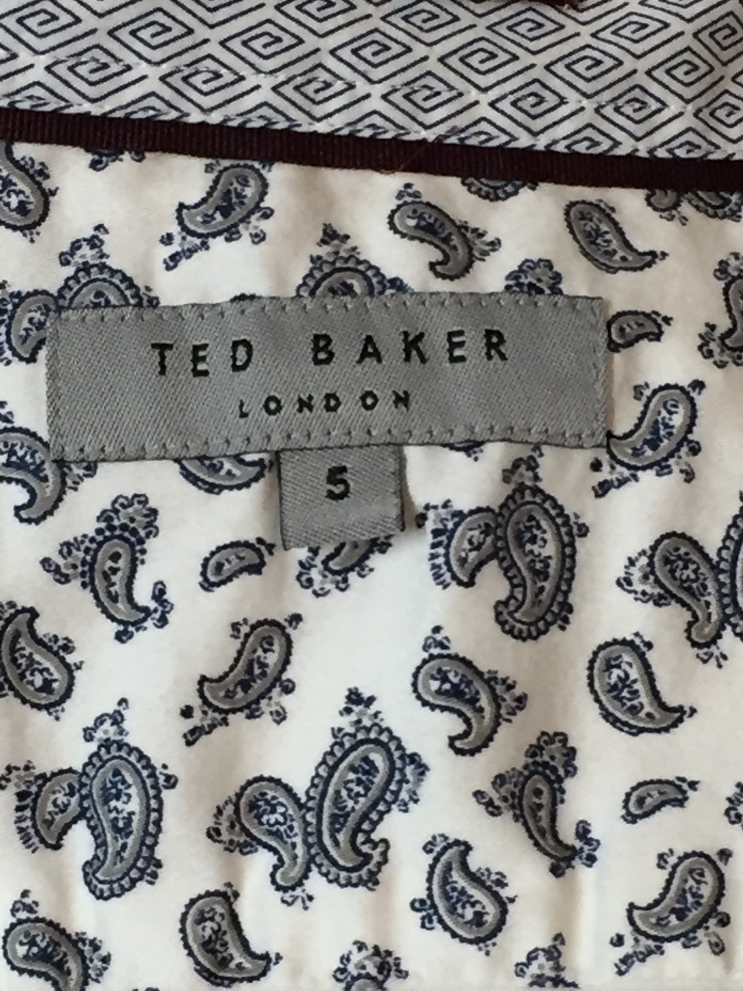 Kingspier Vintage - Ted Baker London white button up shirt. Mens size small.