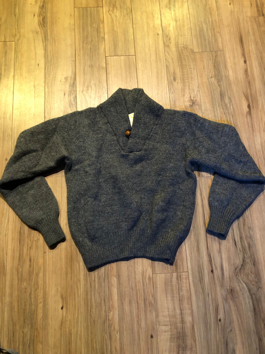 Kingspier Vintage - Vintage Cambridge Dry Goods 100% grey wool pullover sweater with one button. 
Wool is worsted in Maine and loomed in USA.
Size small.