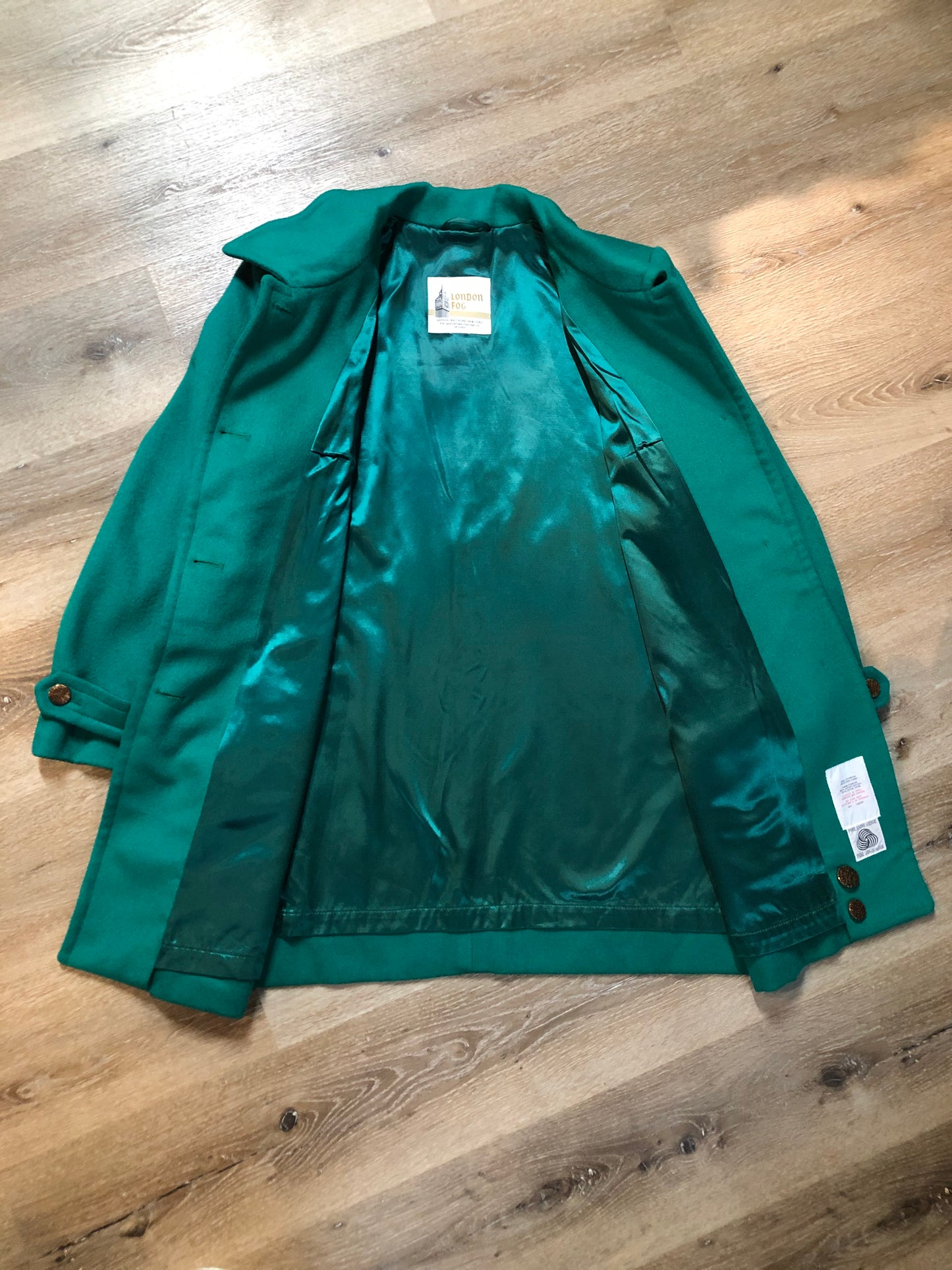 Kingspier Vintage - London Fog teal green 100% wool car coat with large filigree button closures and patch pockets. Size large.