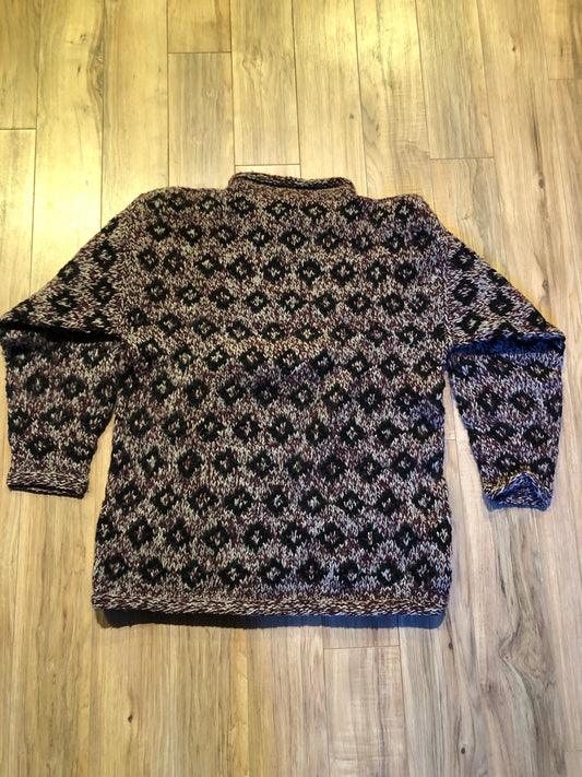 Kingspier Vintage - Vintage Casbah Imports 100% wool crewneck sweater in burgundy, black and grey design.
Made in Ecuador.
Size large.