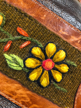 Load image into Gallery viewer, Kingspier Vintage - Renzo Costa leather bag with embroidered flower details and three inside compartments. Made in Peru.

Length - 12”
Width - .5”
Height - 11.5”
Strap - 19”

This purse is in excellent condition.
