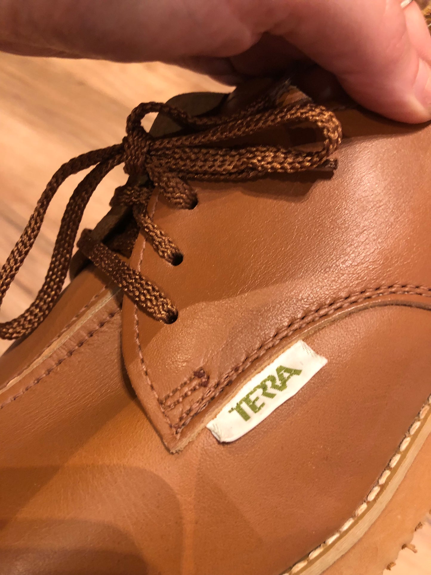 Kingspier vintage - Vintage deadstock Terra safety footwear with leather upper, steel tie, and cushioned sole.
Made in Canada.
Size US Mens 9E, EUR 42