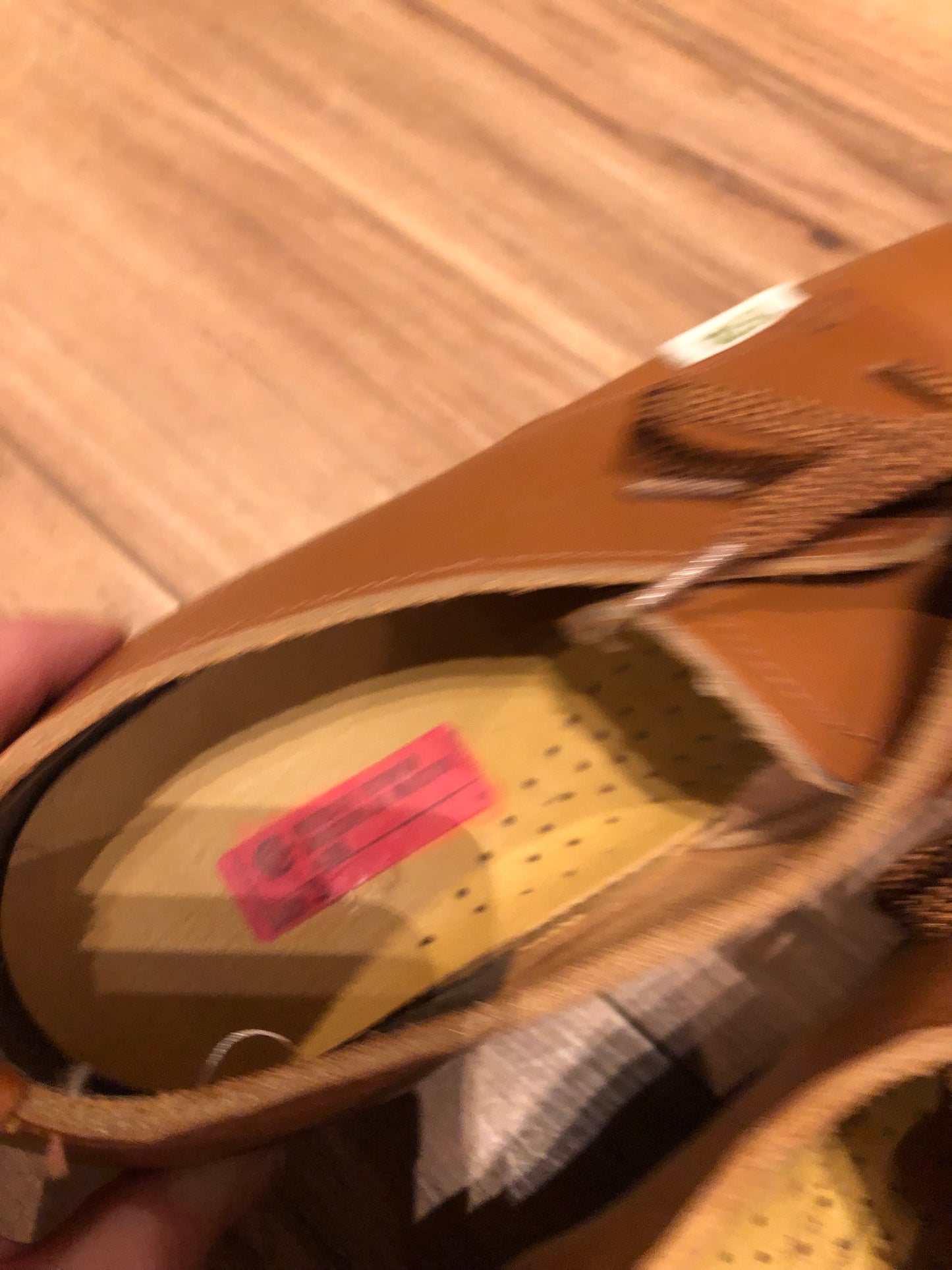 Kingspier vintage - Vintage deadstock Terra safety footwear with leather upper, steel tie, and cushioned sole.
Made in Canada.
Size US Mens 9E, EUR 42